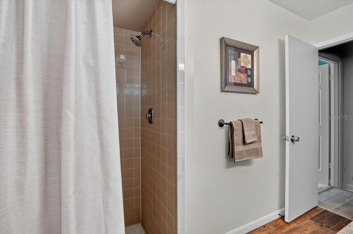 2319 Lakeside Mews #b3 Property Photo 27