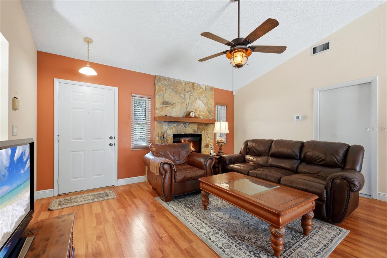 4006 75th Ter E Property Photo 5