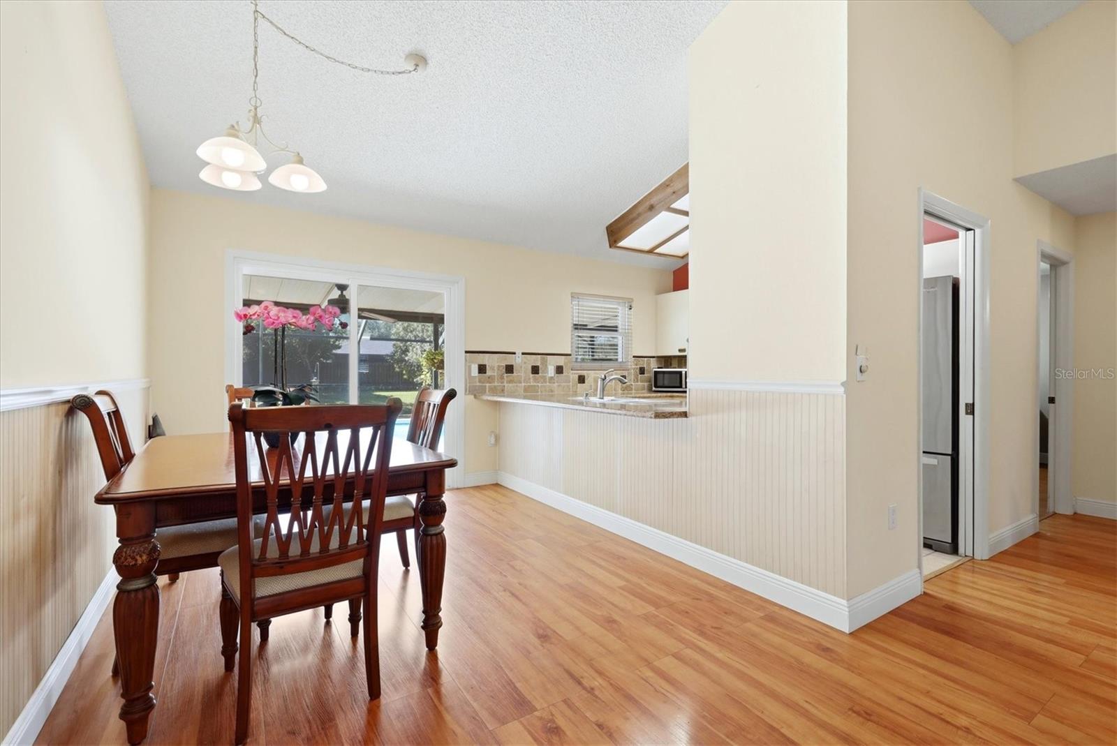 4006 75th Ter E Property Photo 9