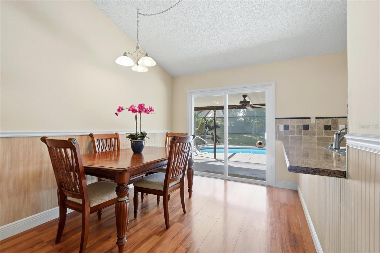 4006 75th Ter E Property Photo 10