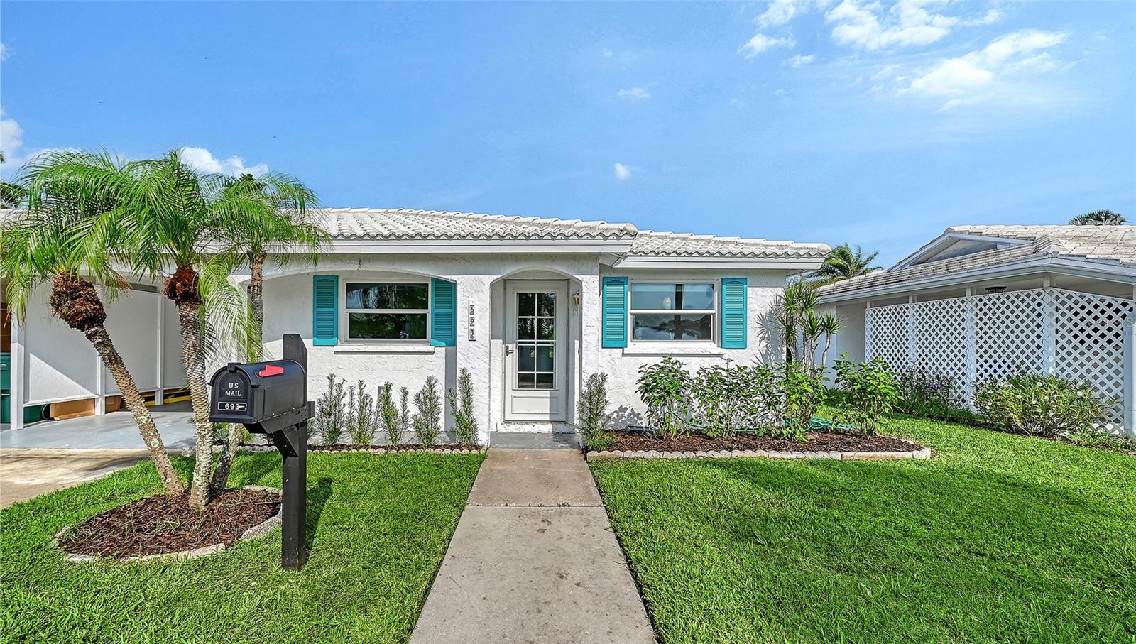 693 SPANISH DR N #24 Property Photo 1