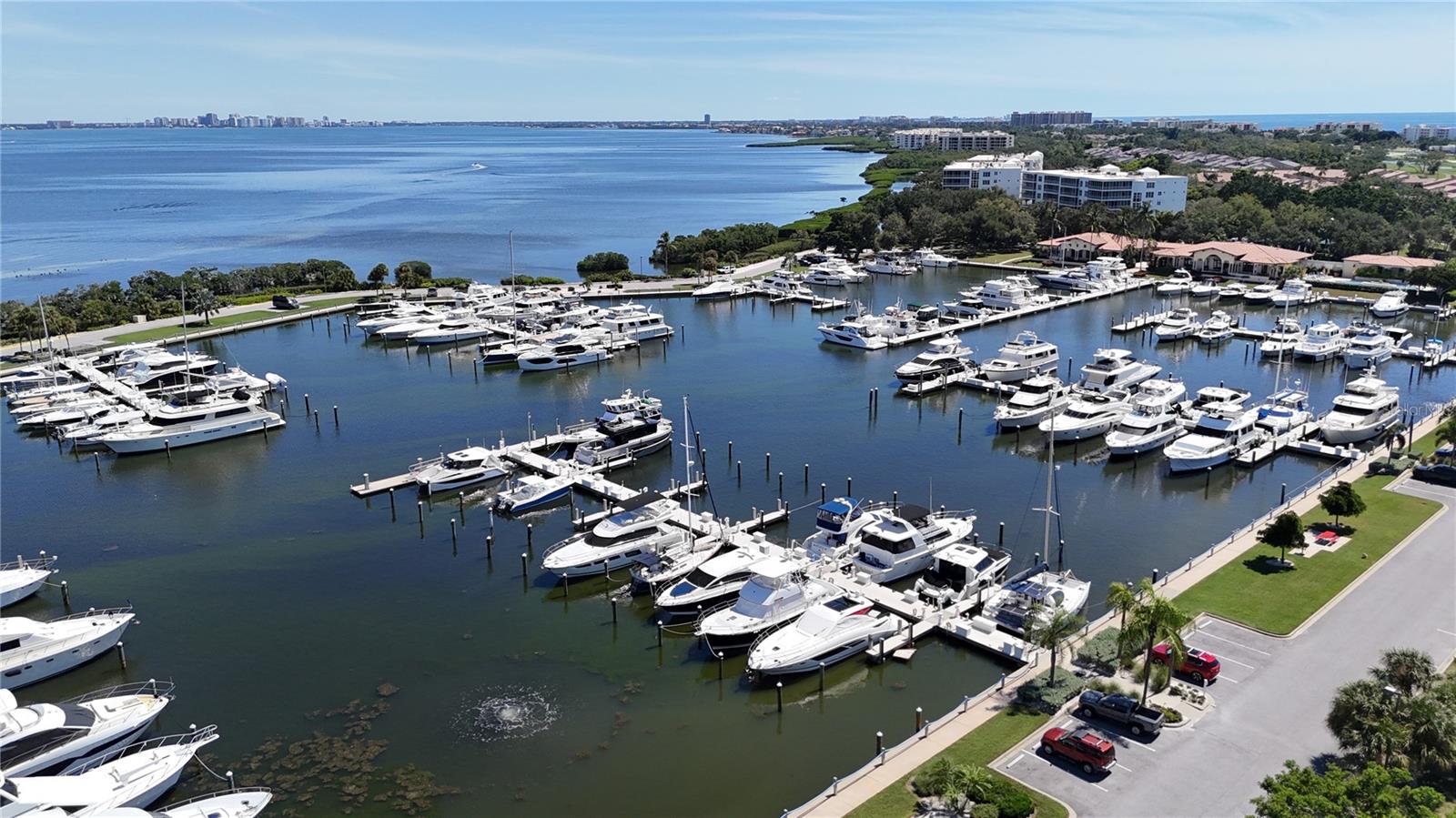 2600 HARBOURSIDE DR #Q8 Property Photo 1