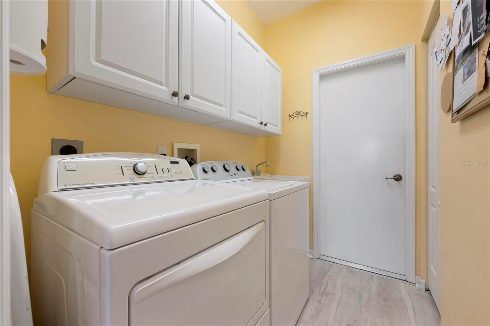 5151 Pine Shadow Ln Property Photo 10