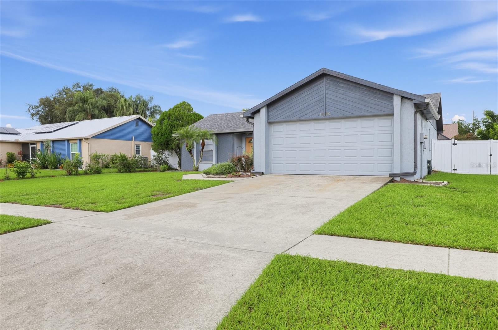1805 Lakewind Dr Property Photo 2
