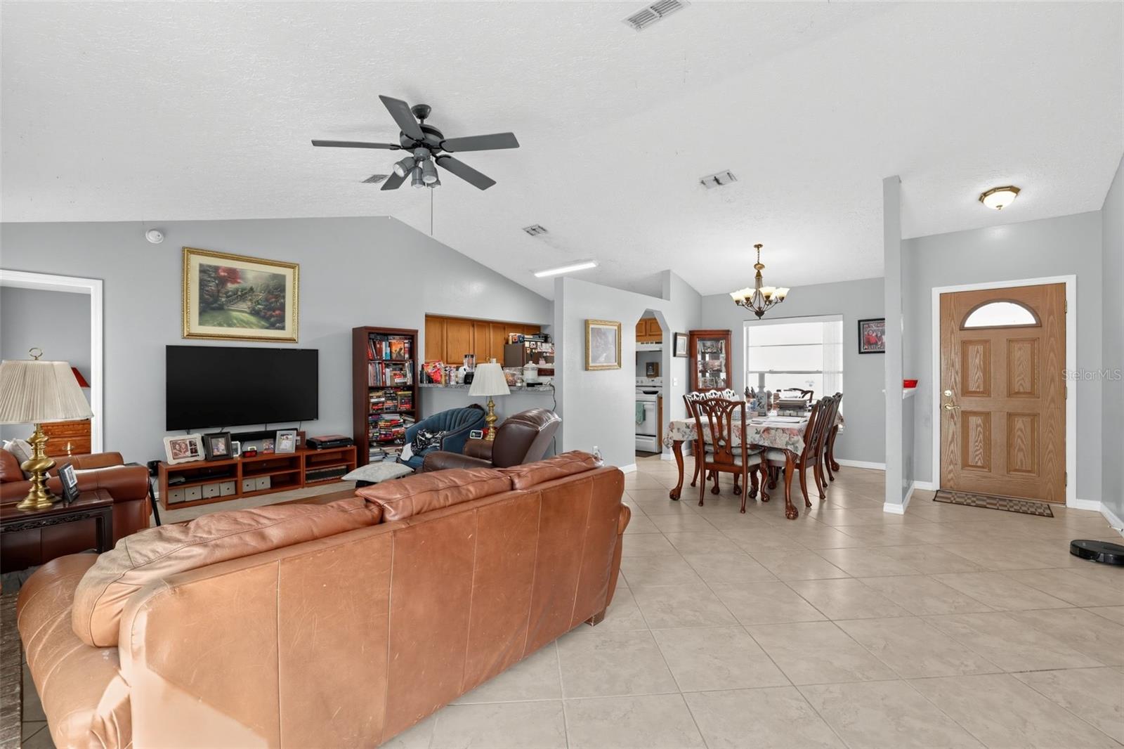 1805 Lakewind Dr Property Photo 10