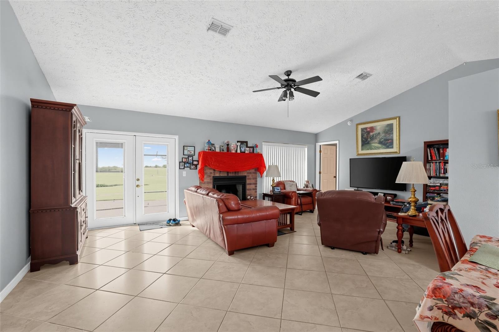 1805 Lakewind Dr Property Photo 13