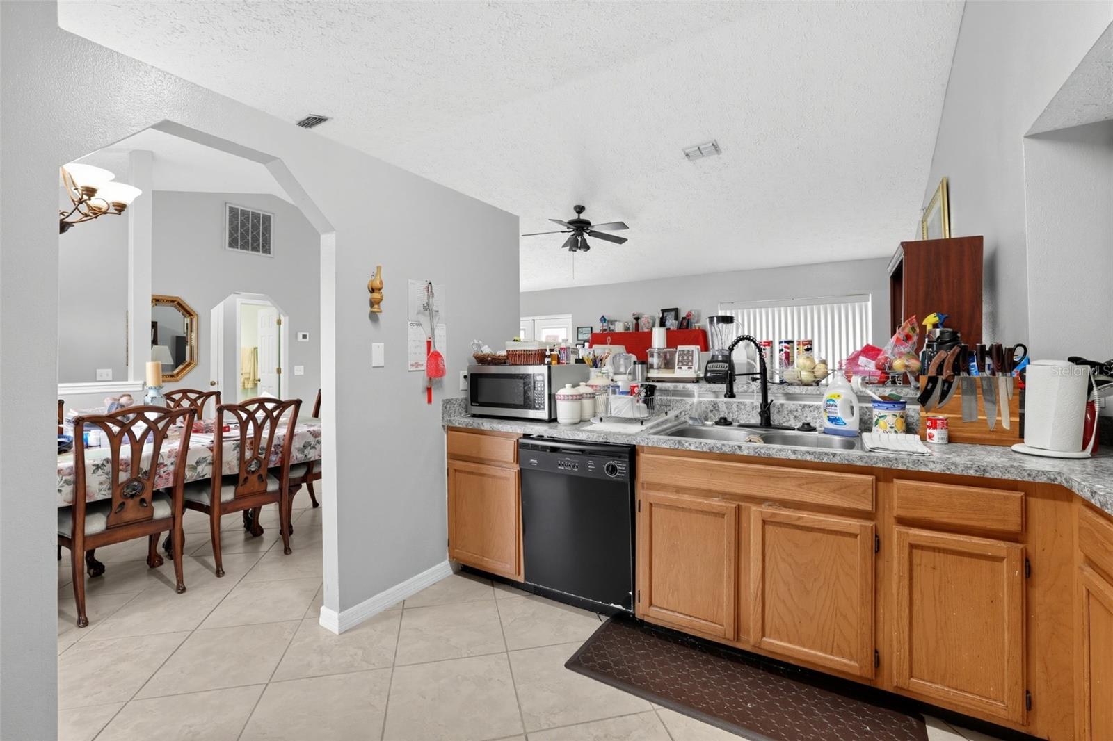 1805 Lakewind Dr Property Photo 16