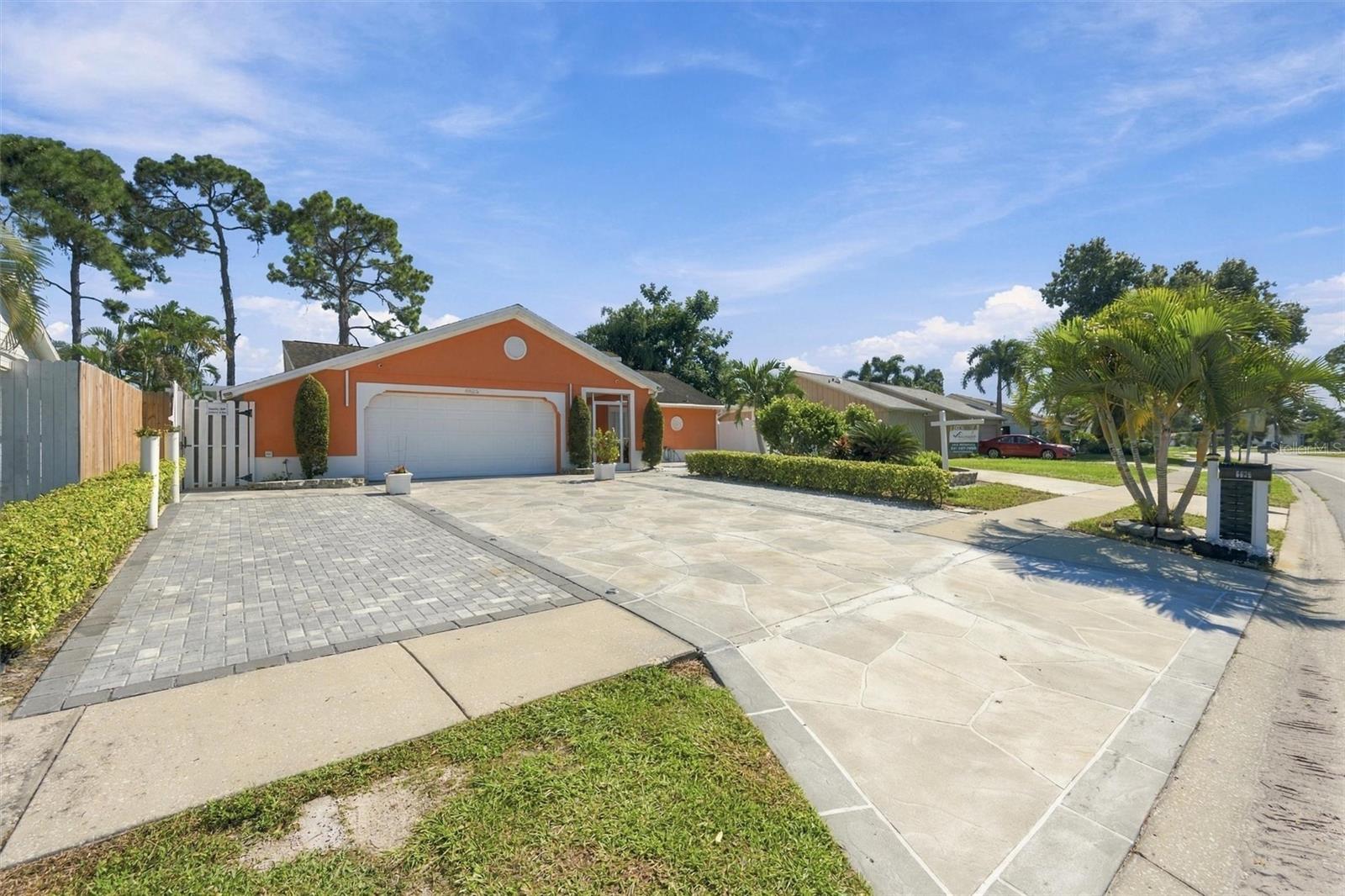 6625 Mauna Loa Blvd Property Photo 4