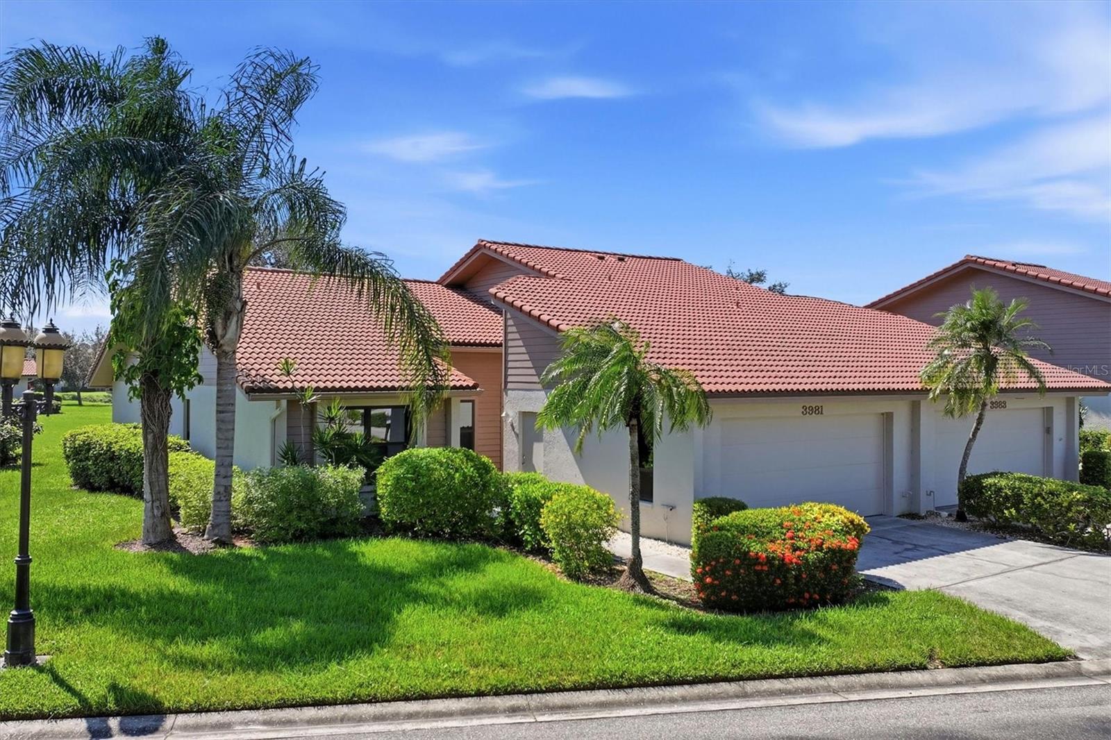 3981 WILSHIRE CIR E #195 Property Photo 1