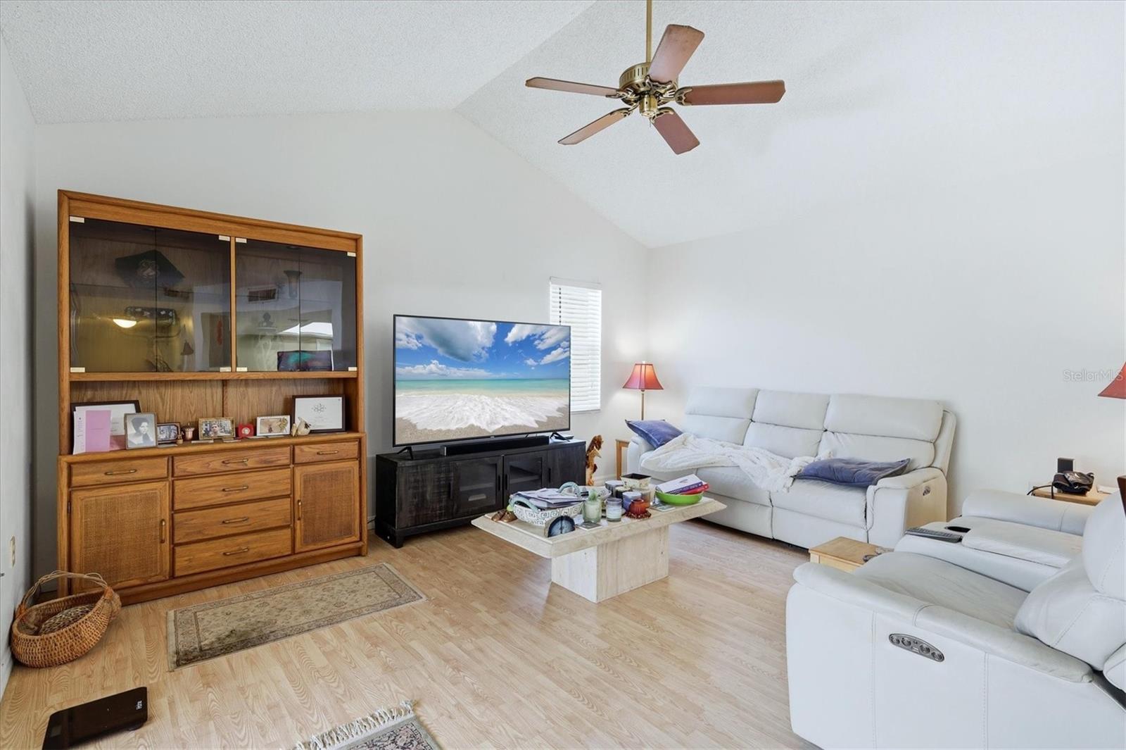 4173 Center Pointe Cir #87b Property Photo 5