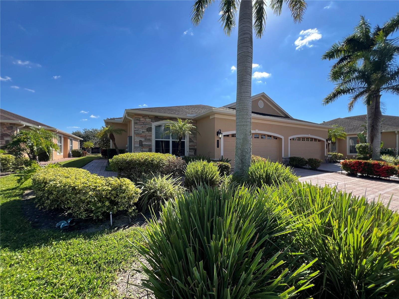 4721 TURNBERRY CIR Property Photo 1