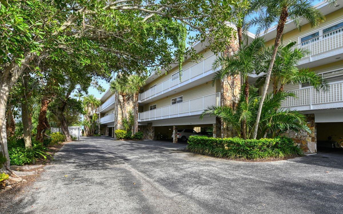 5320 Gulf Of Mexico Dr #101 Property Photo 3