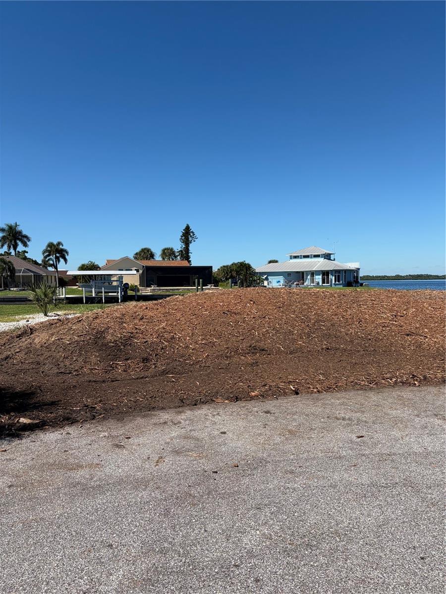2439 Quail Ter Property Photo