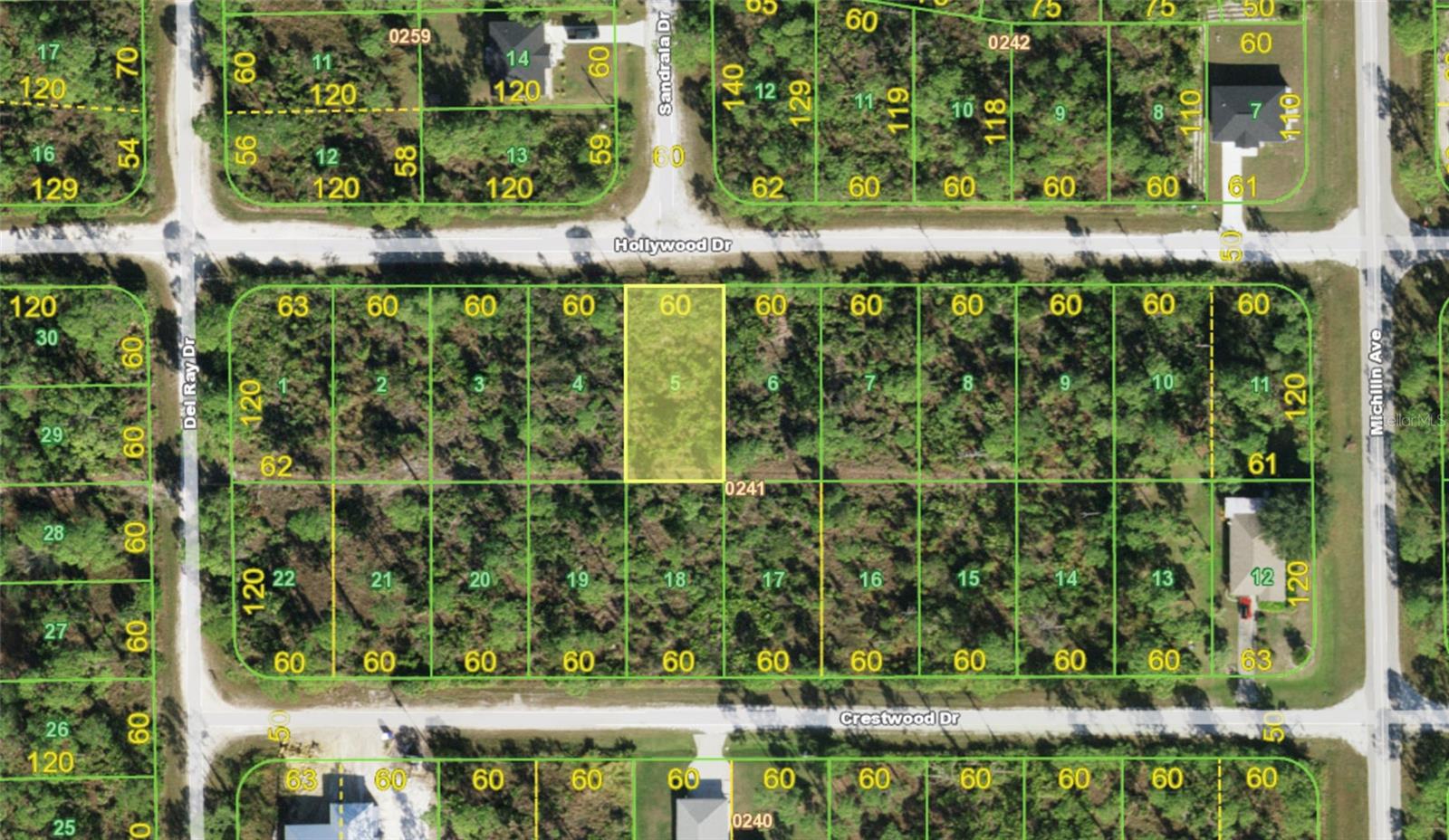 27471 Hollywood Dr Property Photo 2