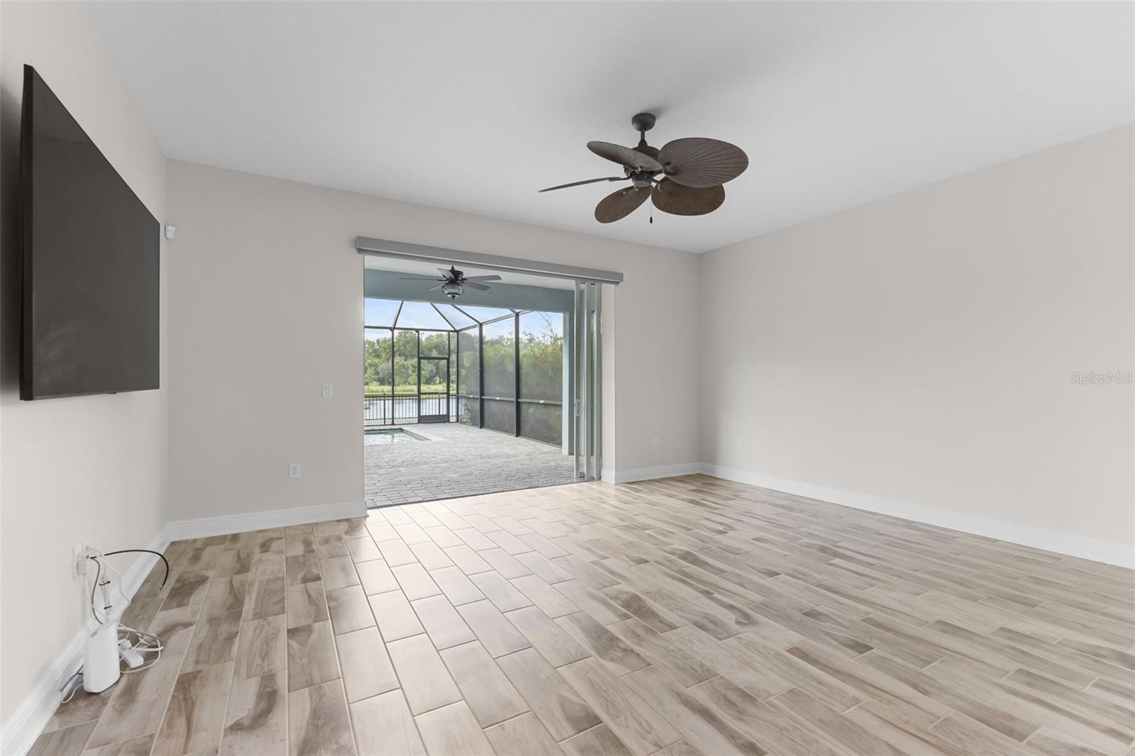 9961 Cross River Trl Property Photo 4