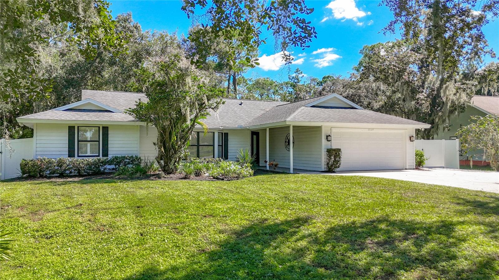 1115 MILL RUN E Property Photo 1