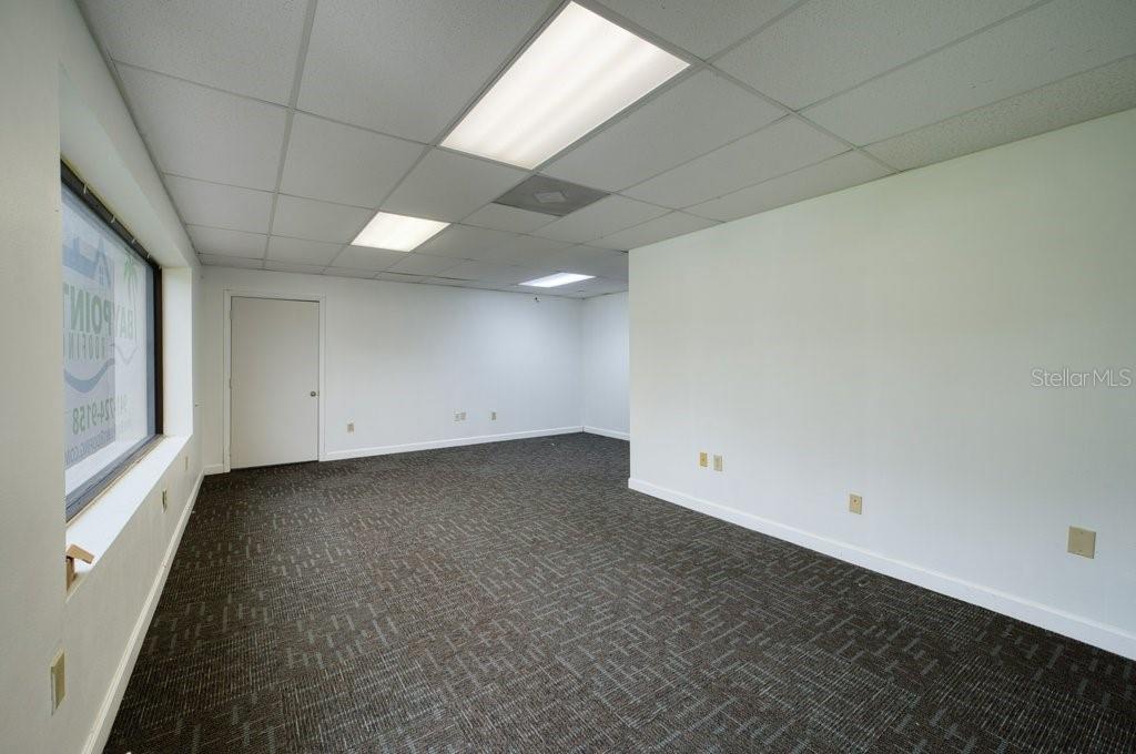 511 Interstate Ct Property Photo 12