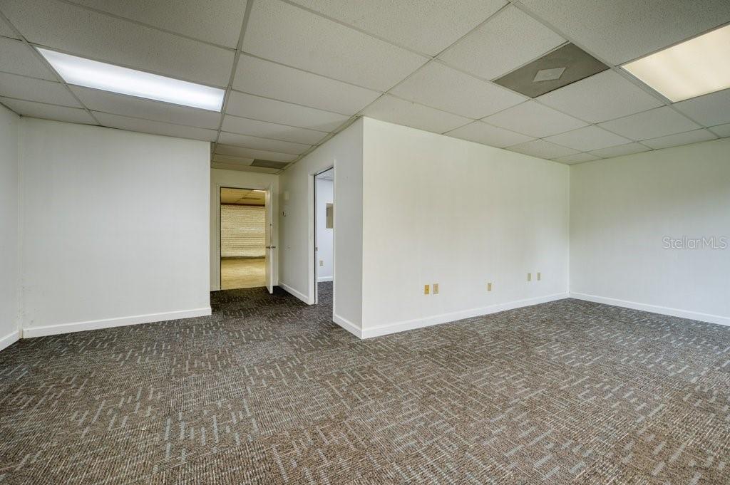 511 Interstate Ct Property Photo 22