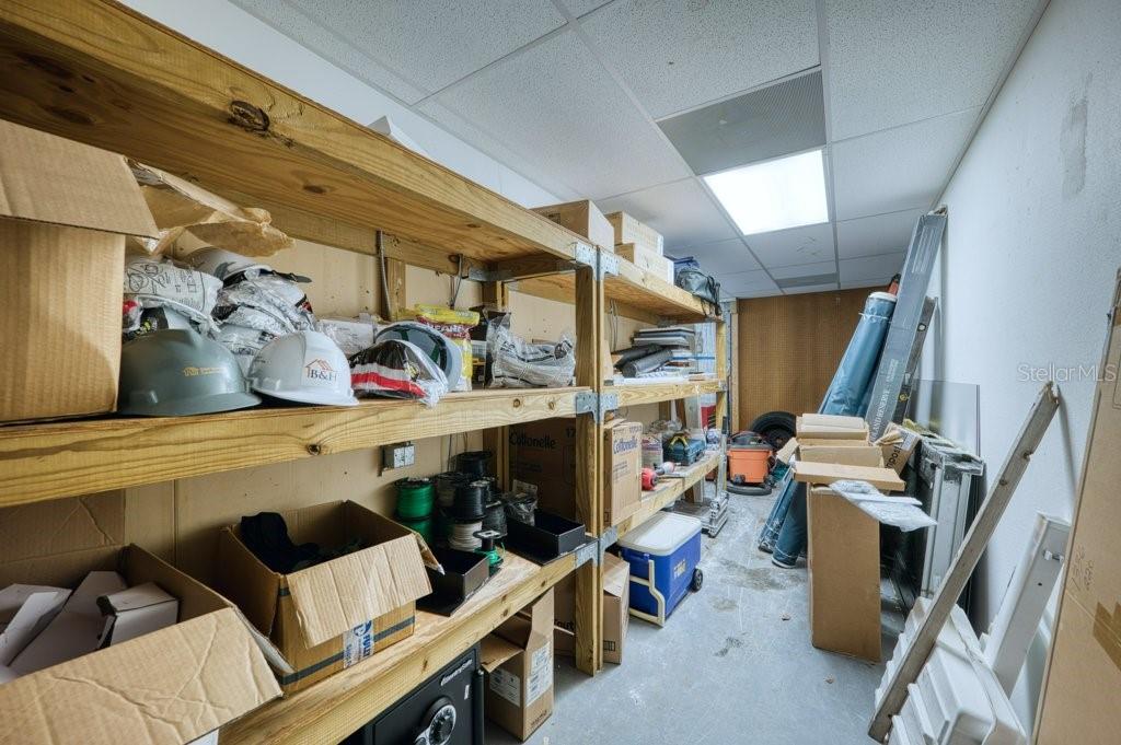 511 Interstate Ct Property Photo 46