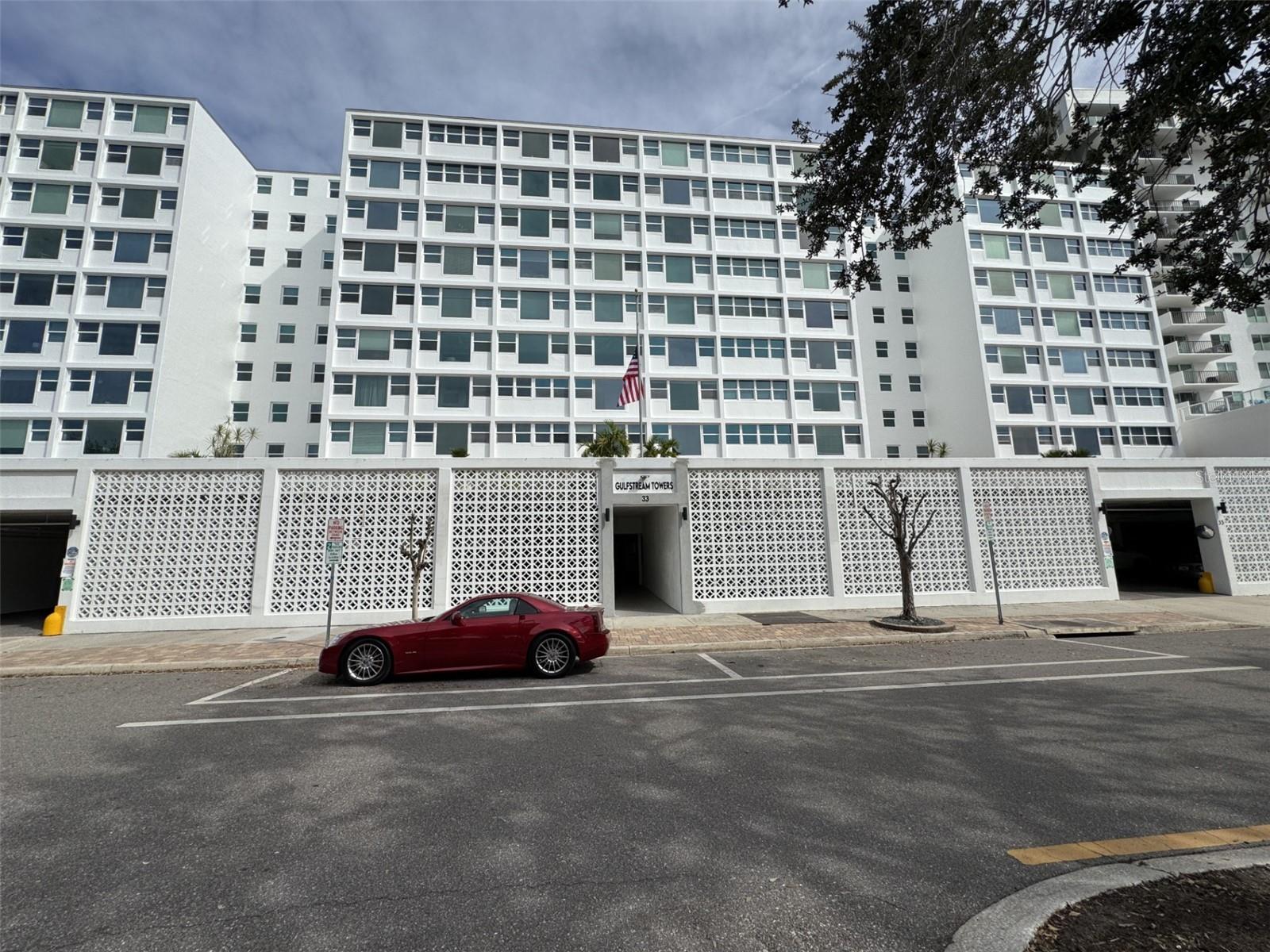 33 S Gulfstream Ave #702 Property Photo 1