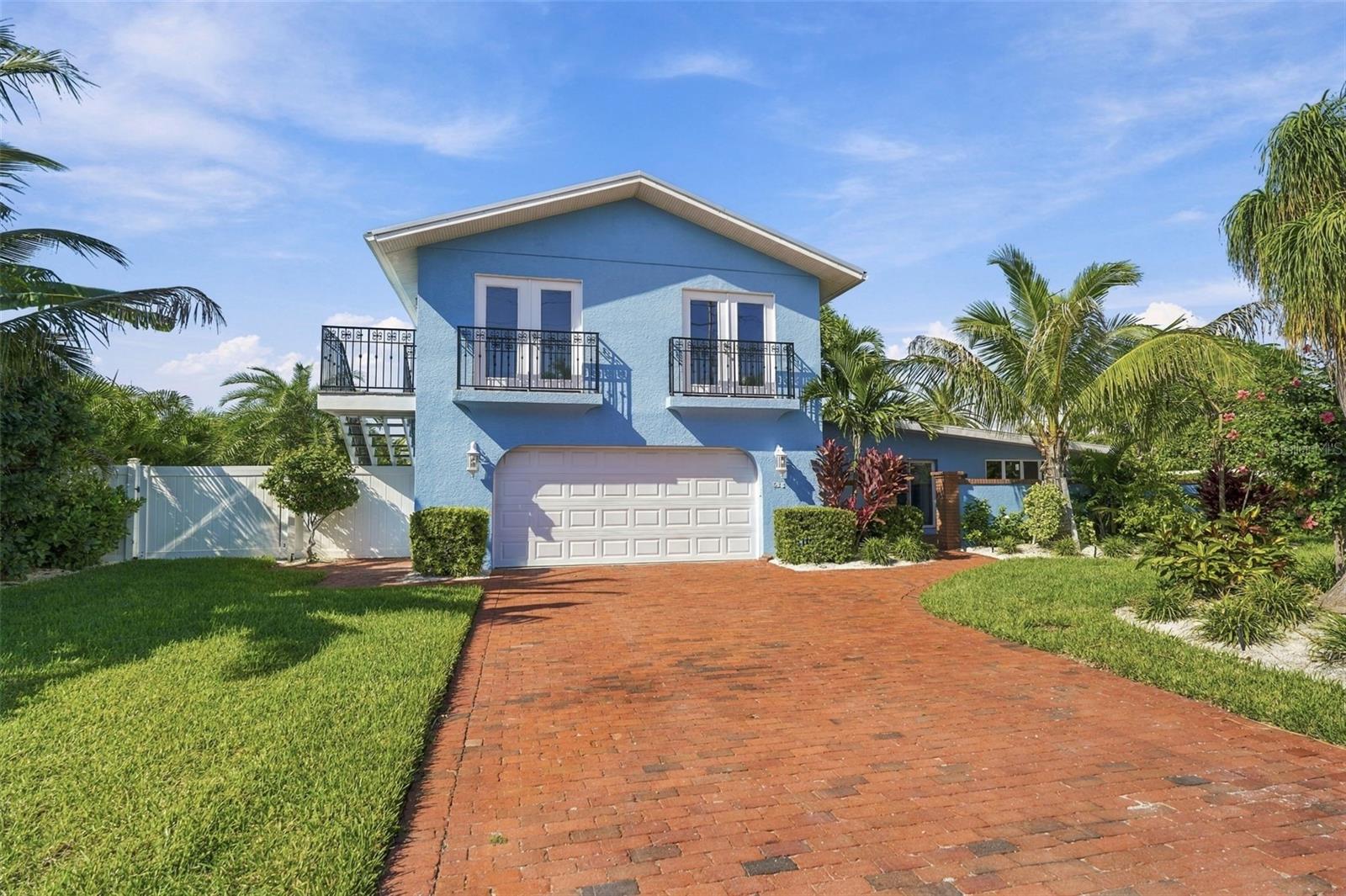 528 KEY ROYALE DR Property Photo 1