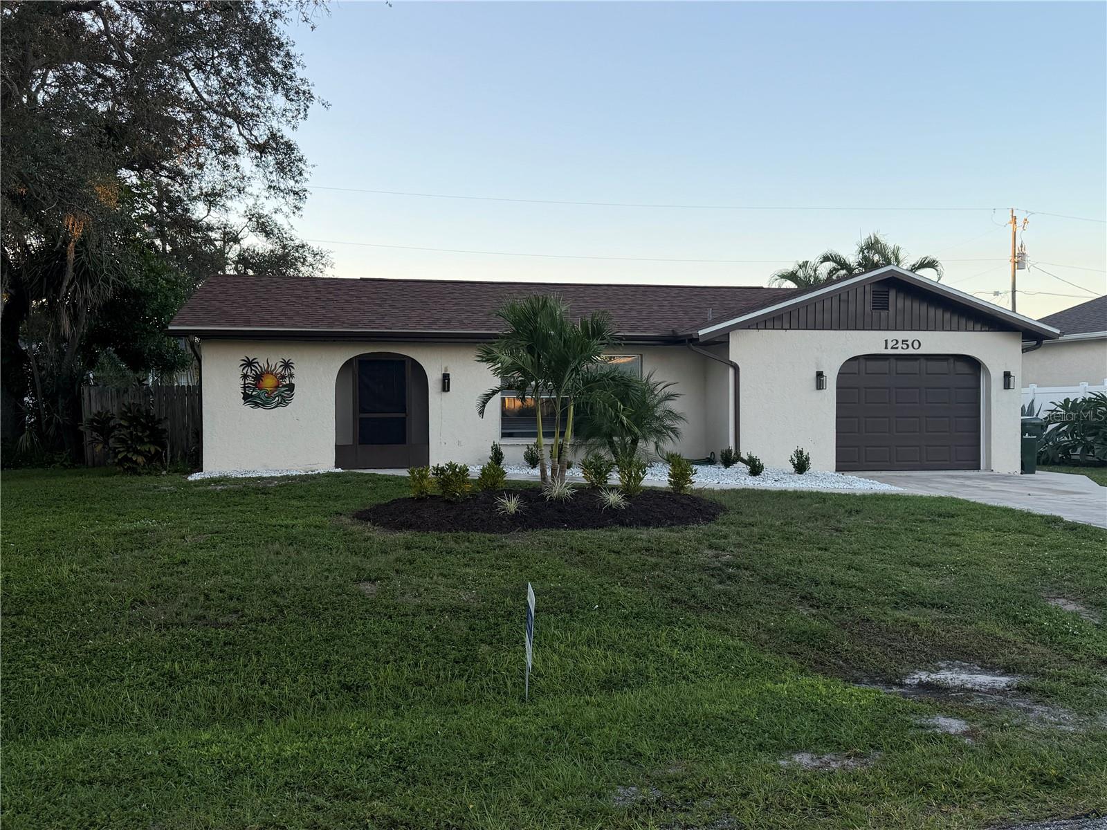 1250 HORIZON RD Property Photo 1