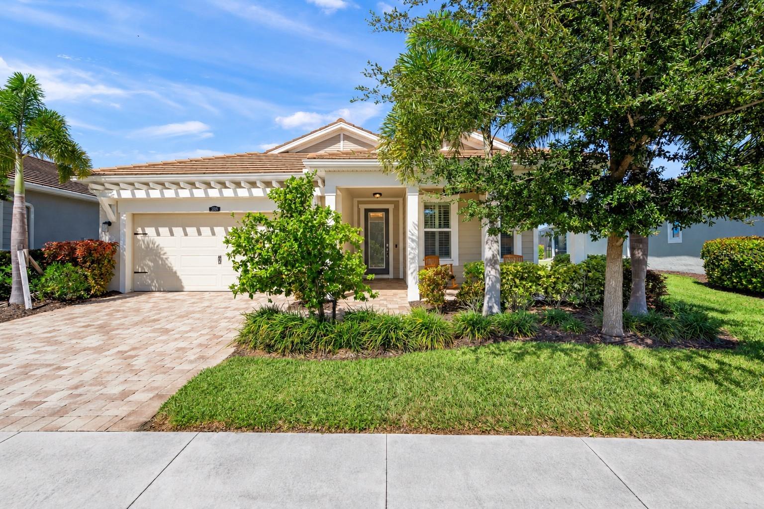5890 Long Shore Loop Property Photo 1