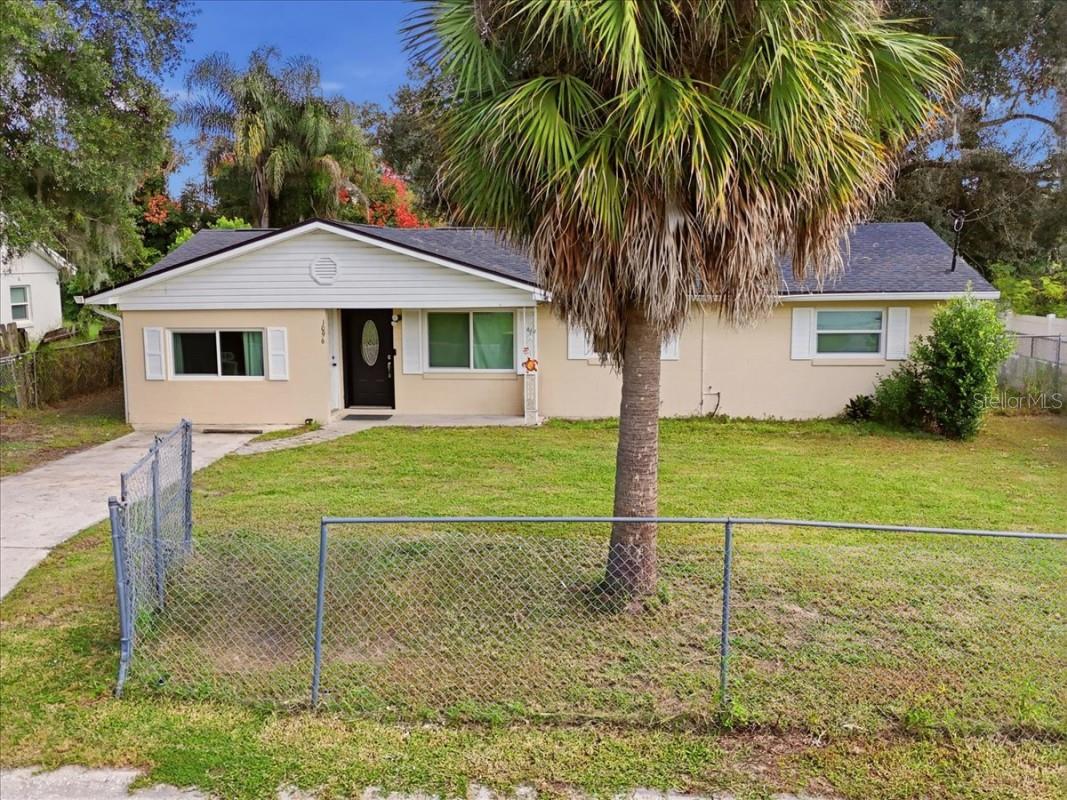 1096 CAREFREE COVE DR Property Photo 1