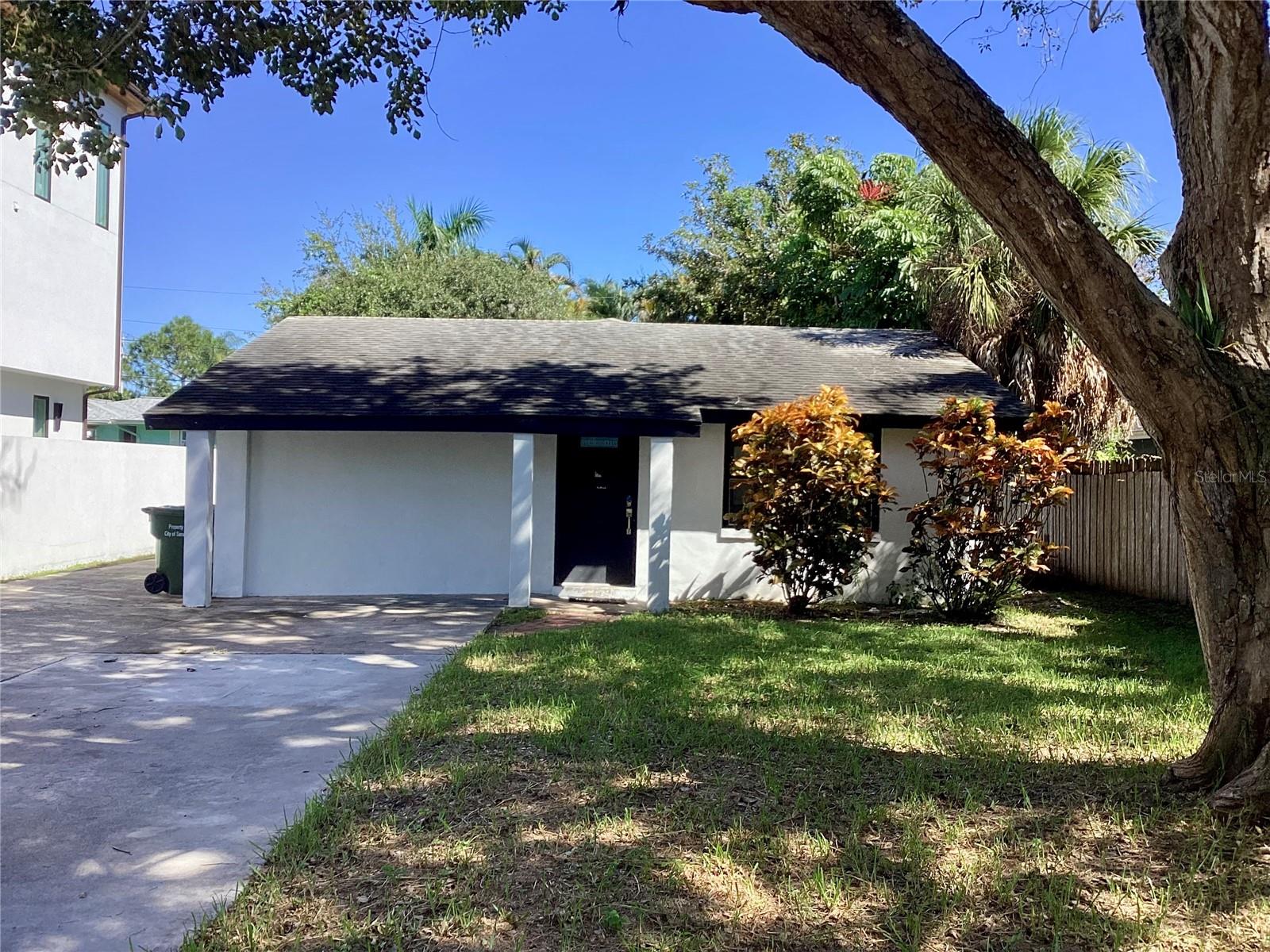 3524 CHAPEL DR Property Photo 1