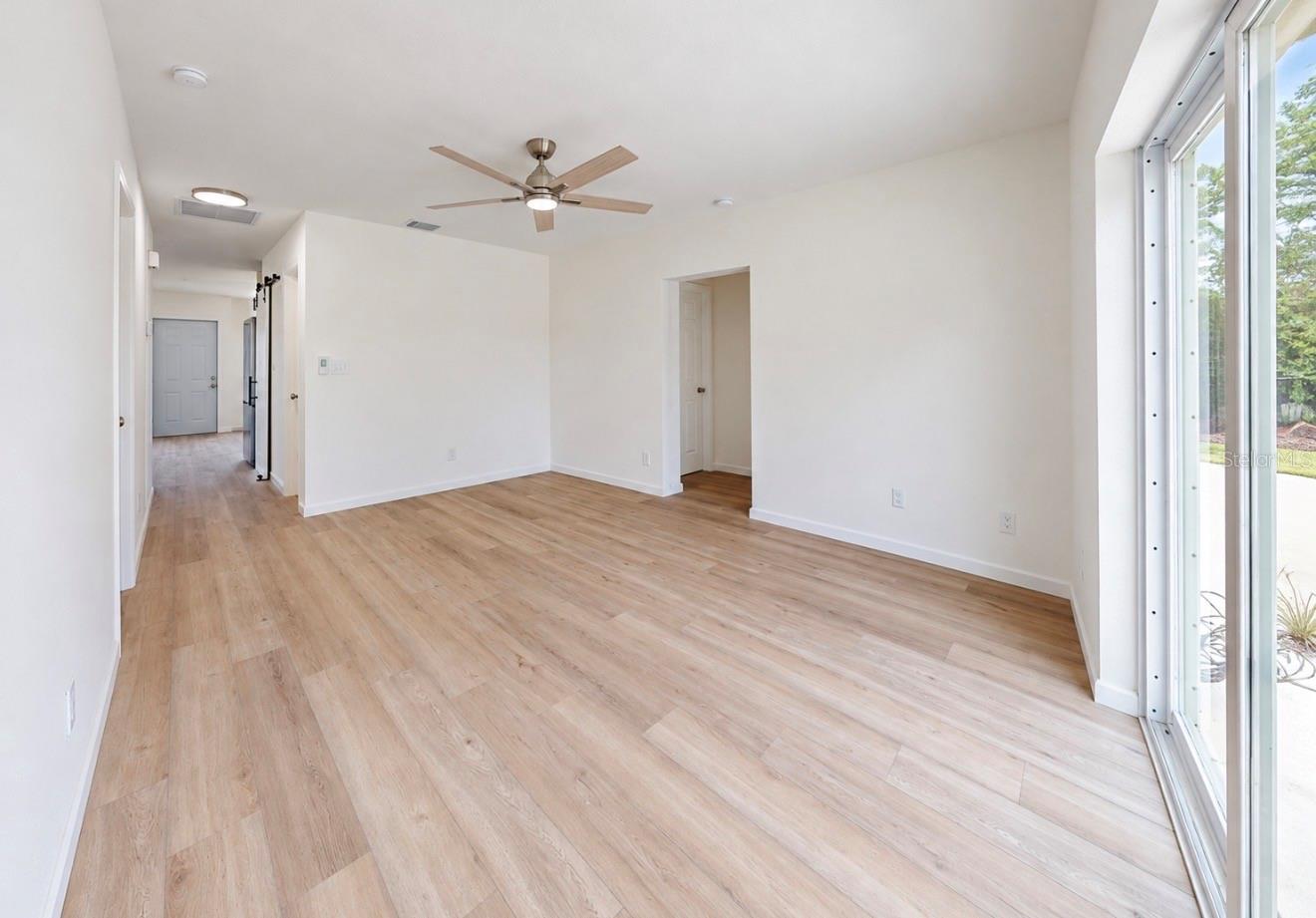 1406 W Del Webb Blvd Property Photo 12
