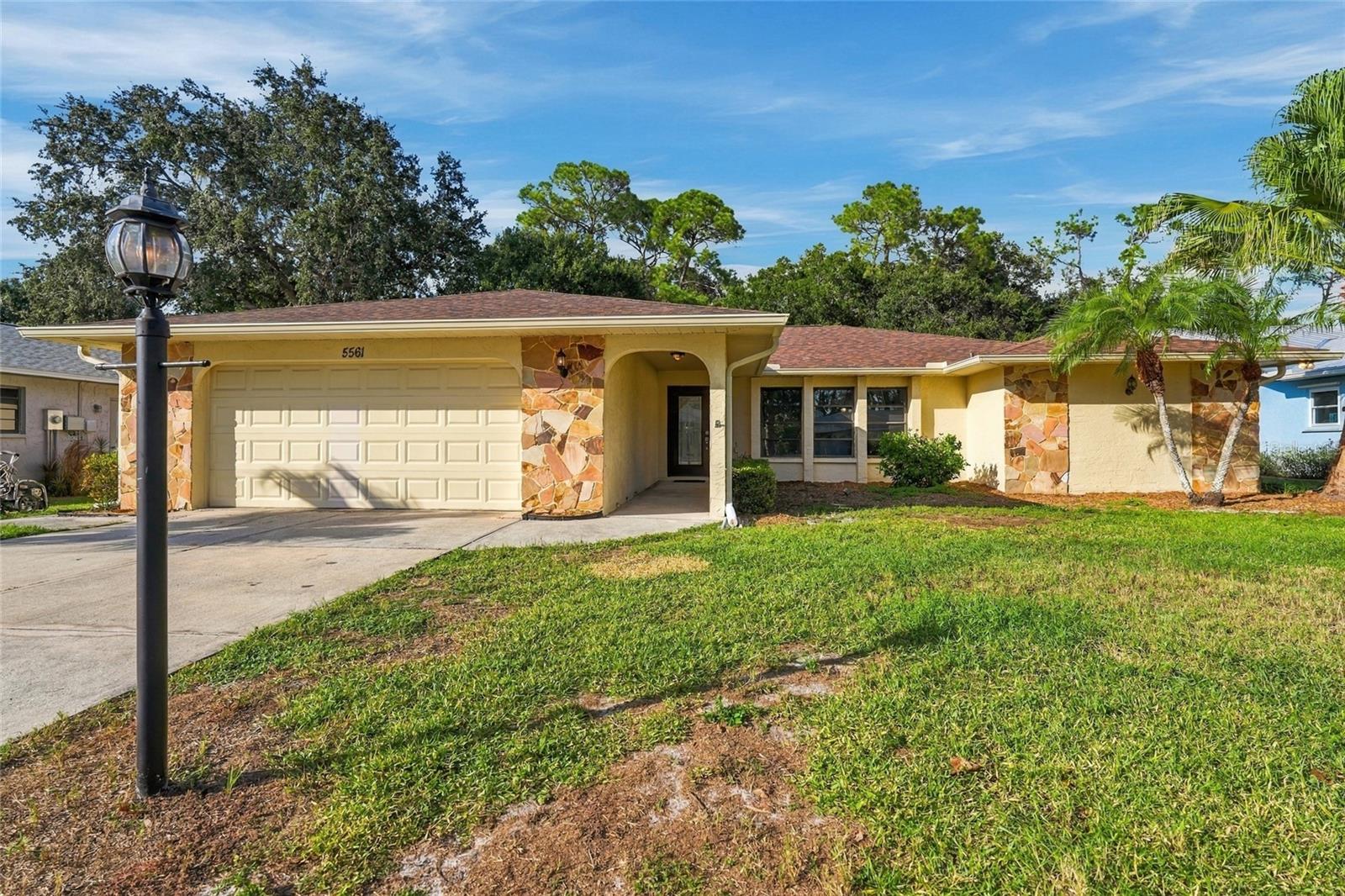 5561 Briar Creek Way Property Photo 1