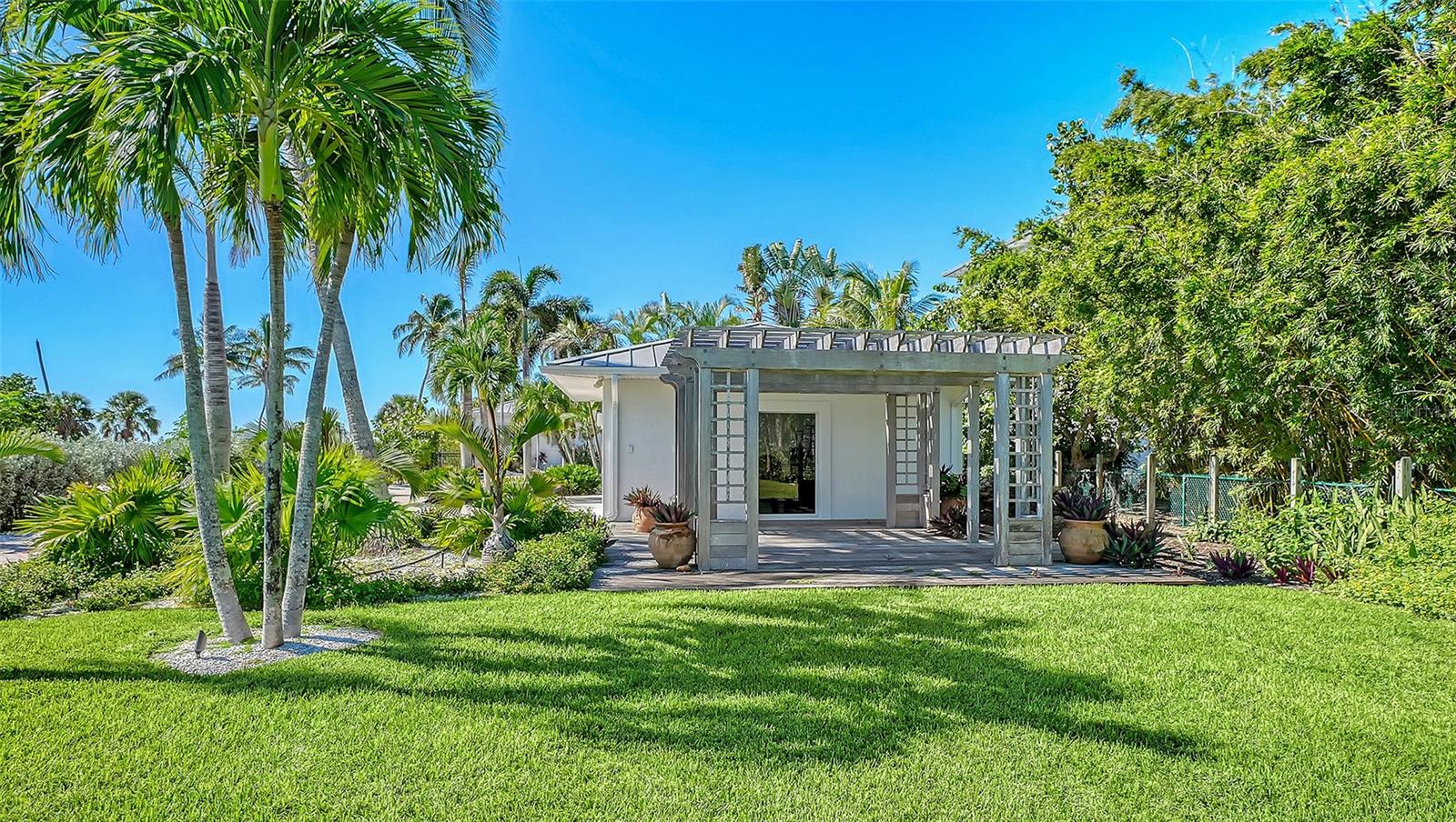 6061 Gulf Of Mexico Dr Property Photo 8