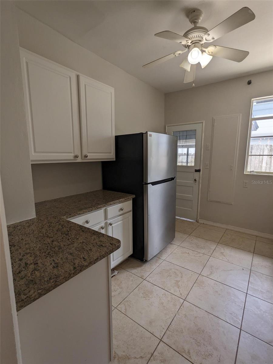 2721 Woodland Hills Ave Property Photo 9