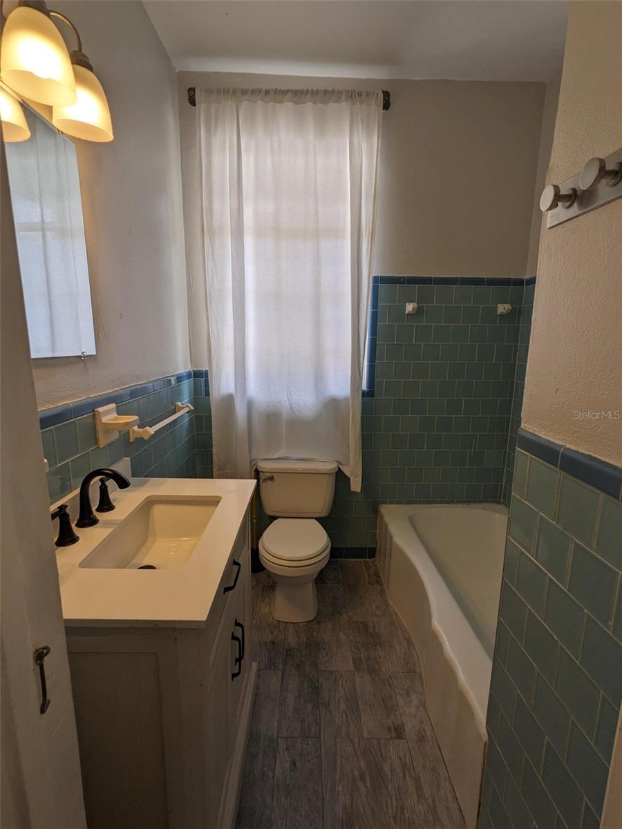 2721 Woodland Hills Ave Property Photo 12