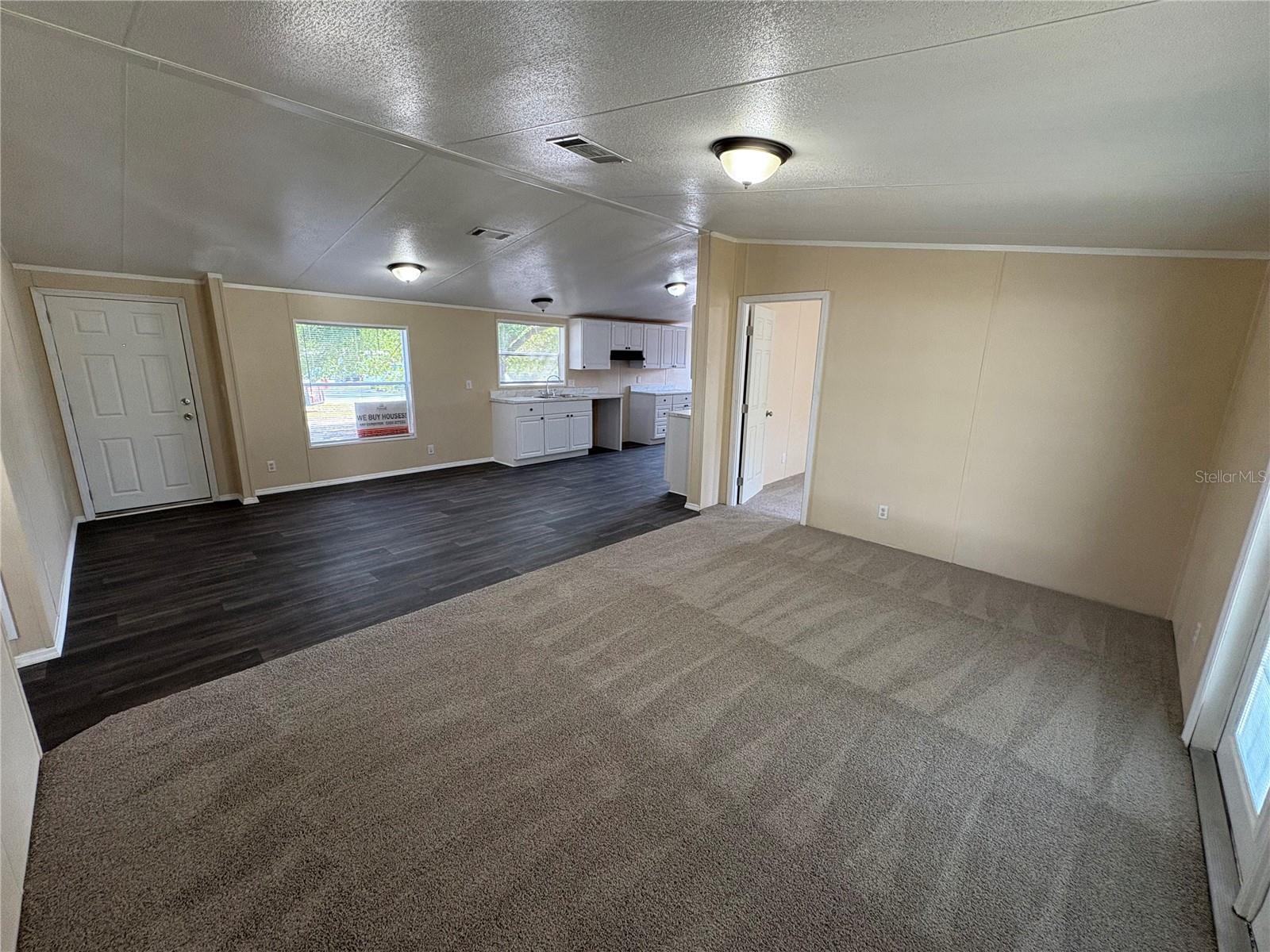 371 Highlands Way Property Photo 3