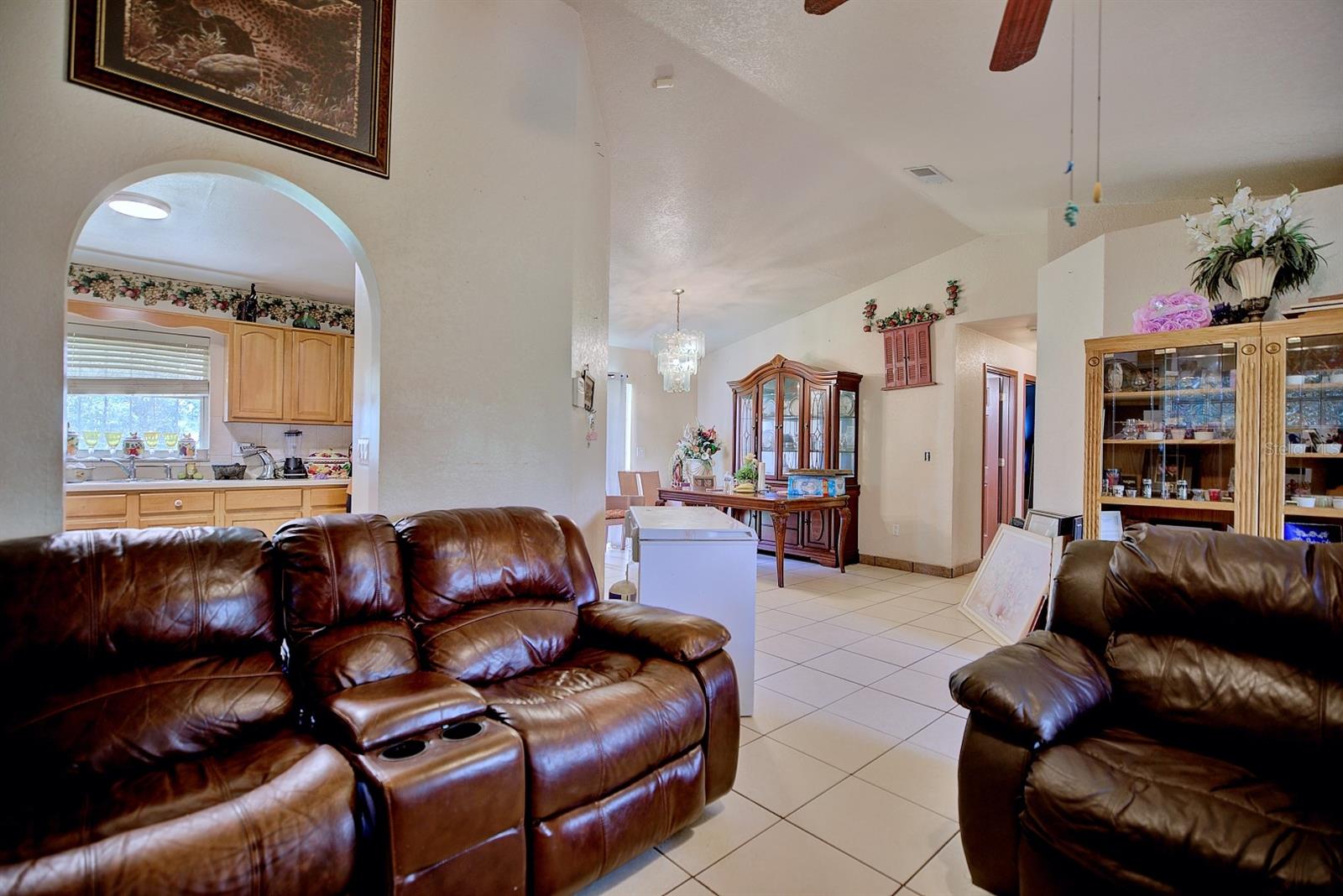 3092 Golfview Dr Property Photo 6