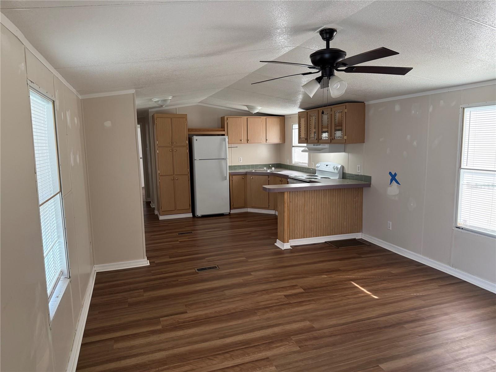 340 S Hankin Rd Property Photo 2