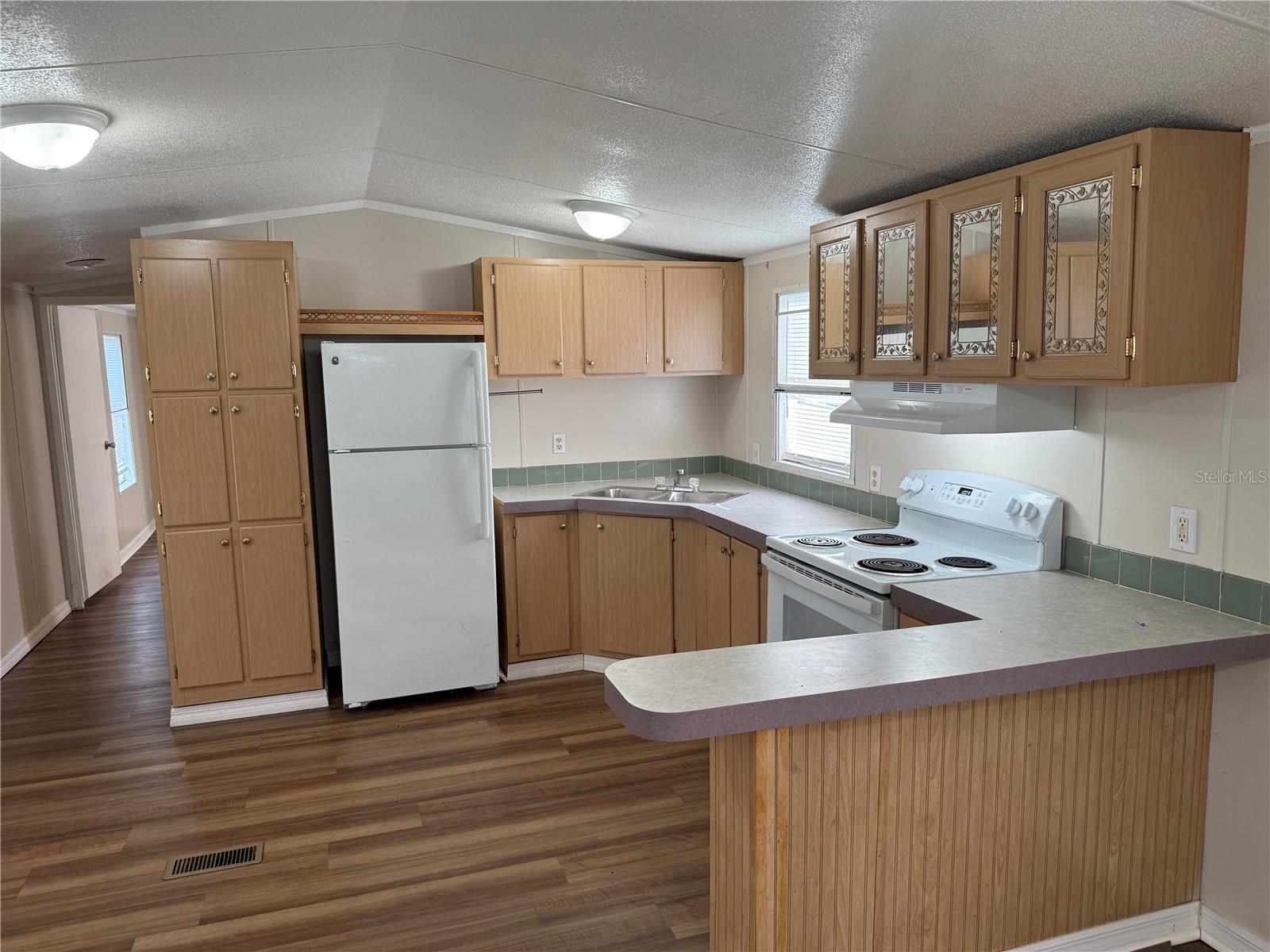 340 S Hankin Rd Property Photo 5