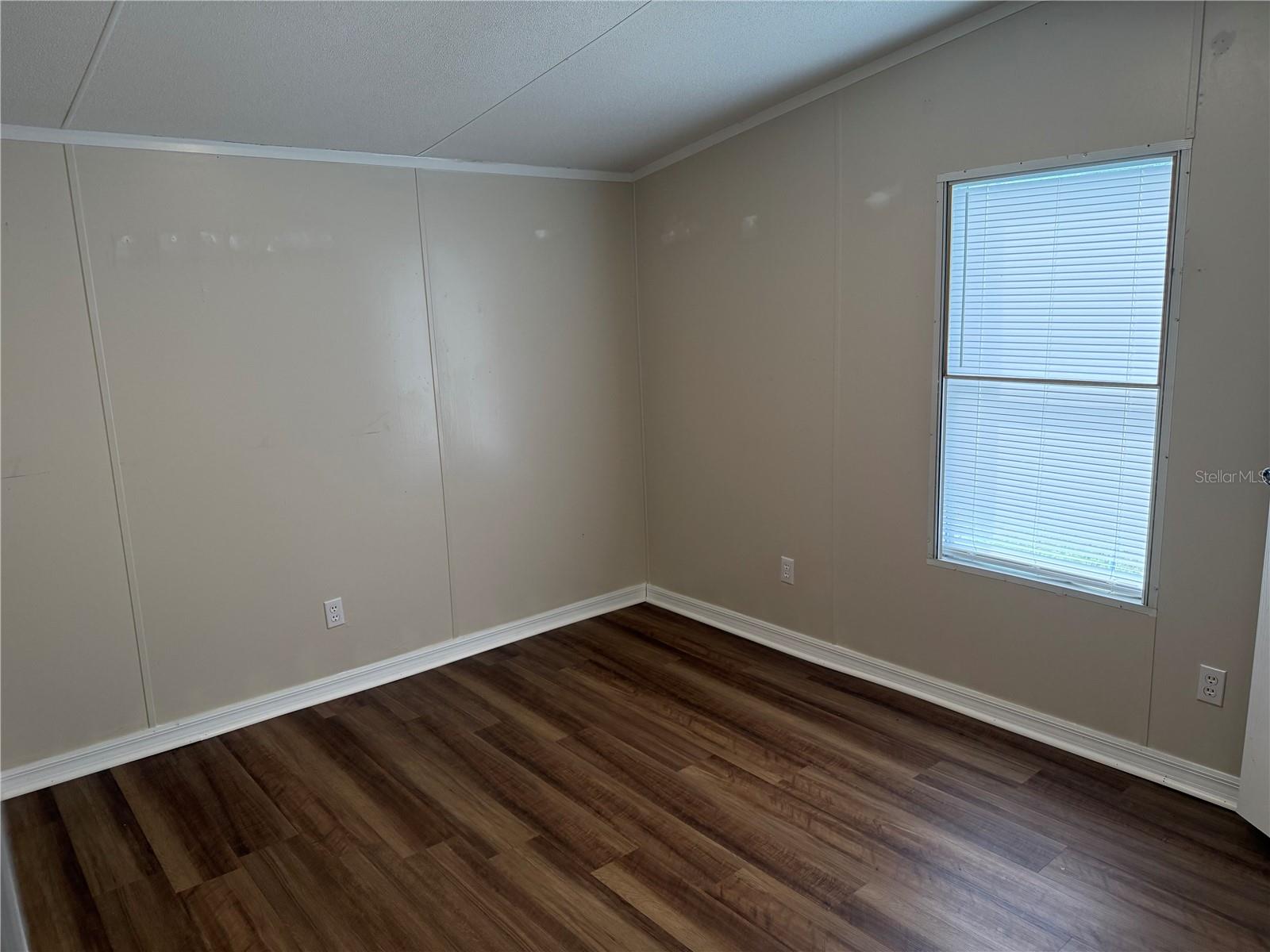 340 S Hankin Rd Property Photo 9