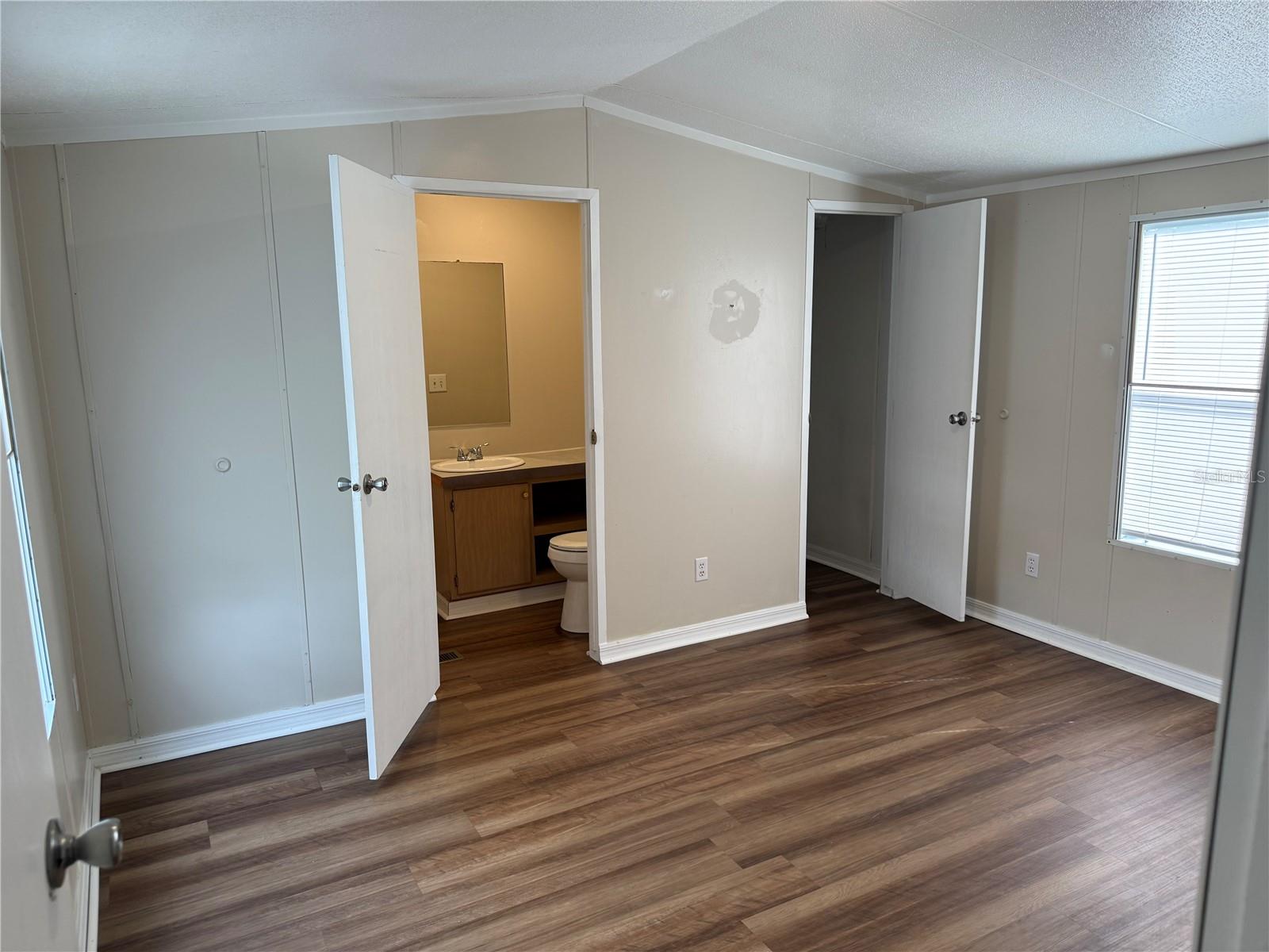 340 S Hankin Rd Property Photo 11