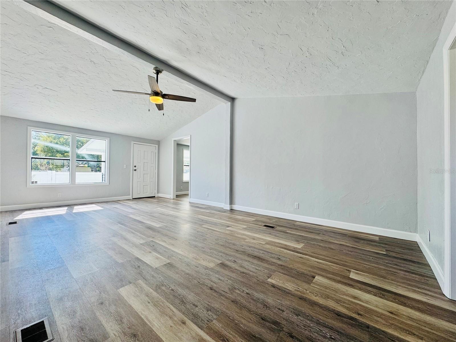 4822 Rolling Meadow Dr Property Photo 7