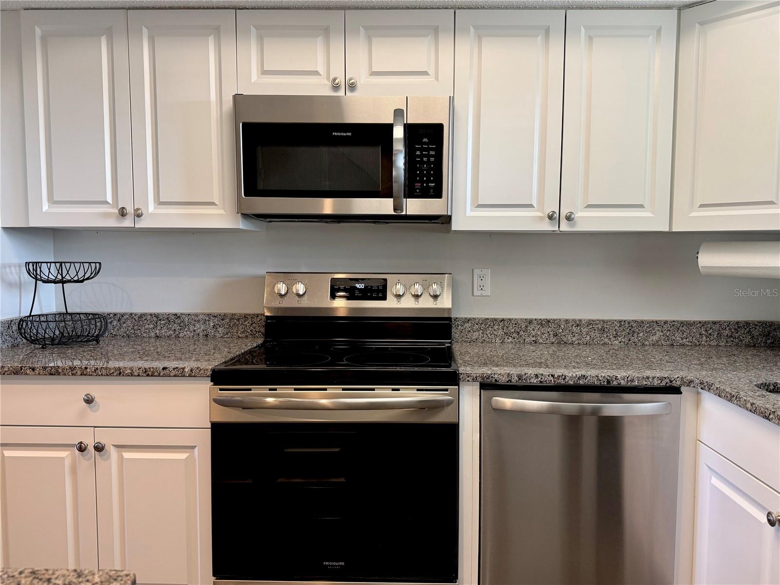 3635 Edgewater Dr #3635 Property Photo 12