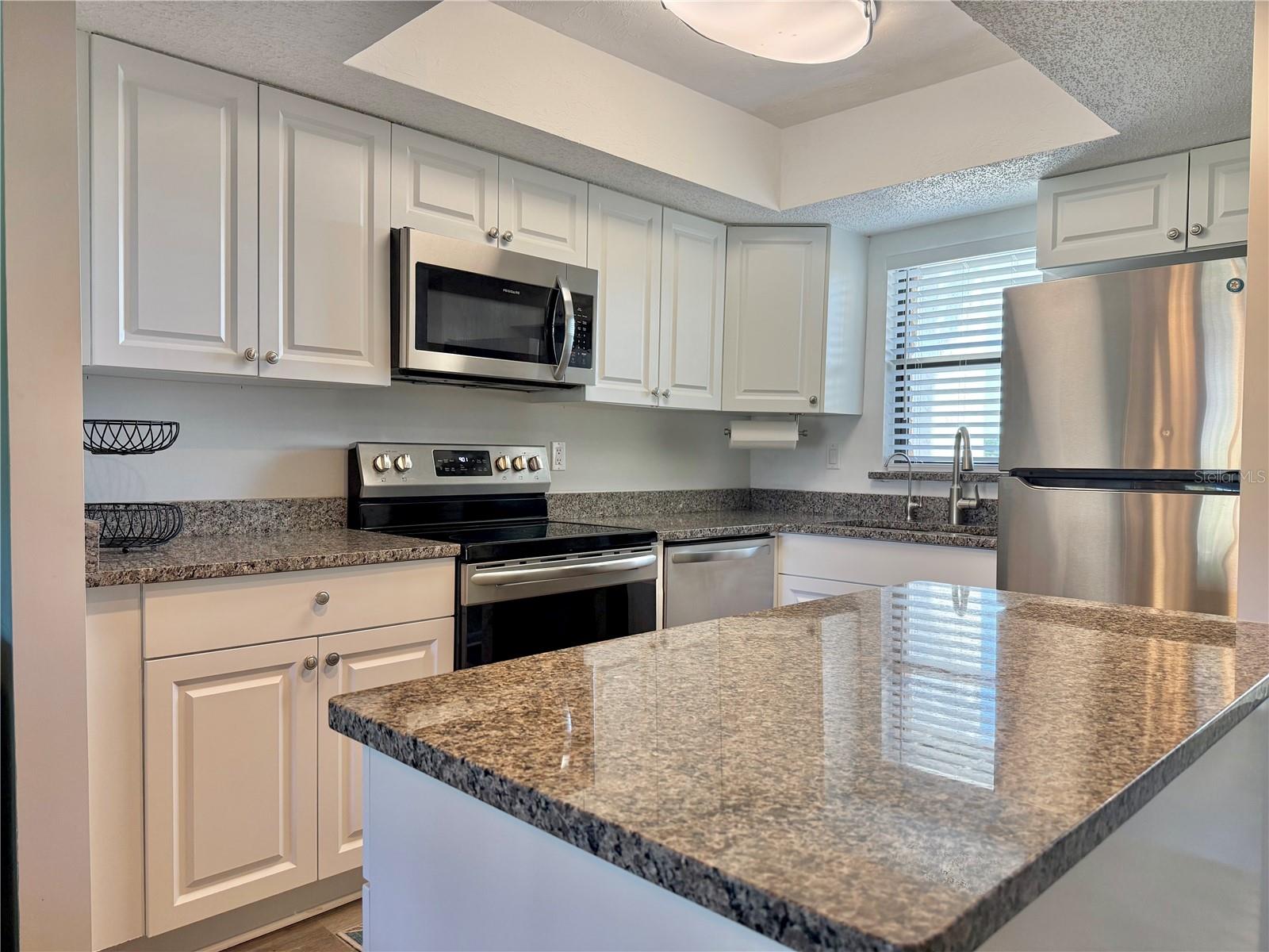 3635 Edgewater Dr #3635 Property Photo 13