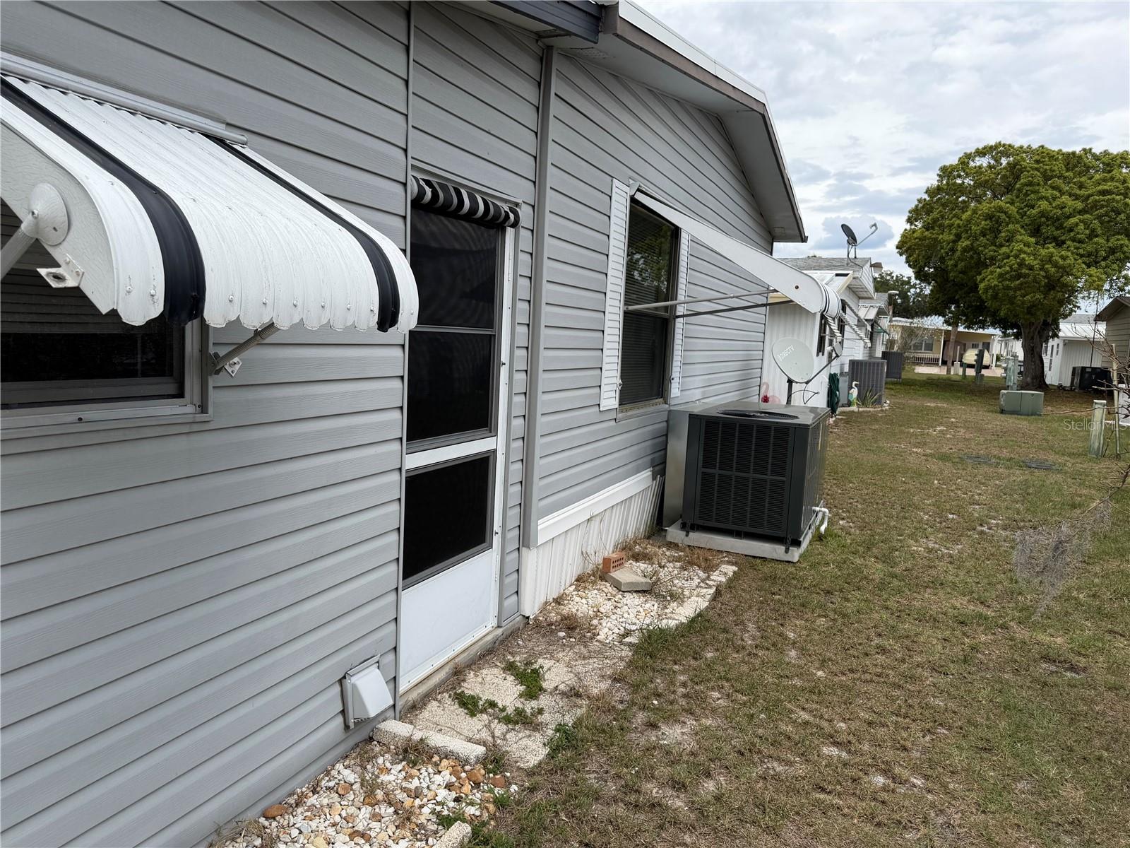 4038 Rolling Oaks Dr Property Photo 4