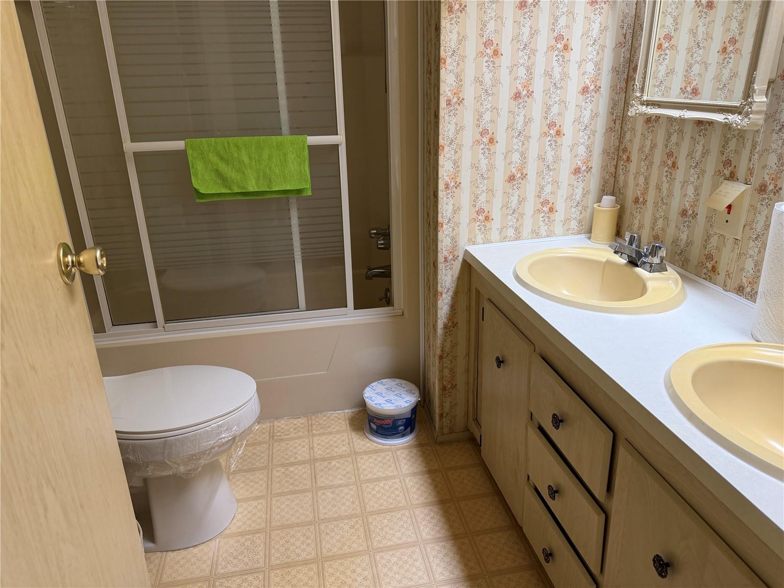 4038 Rolling Oaks Dr Property Photo 9