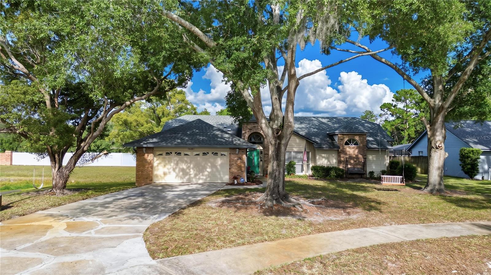 1681 E Spring Ridge Cir Property Photo 3