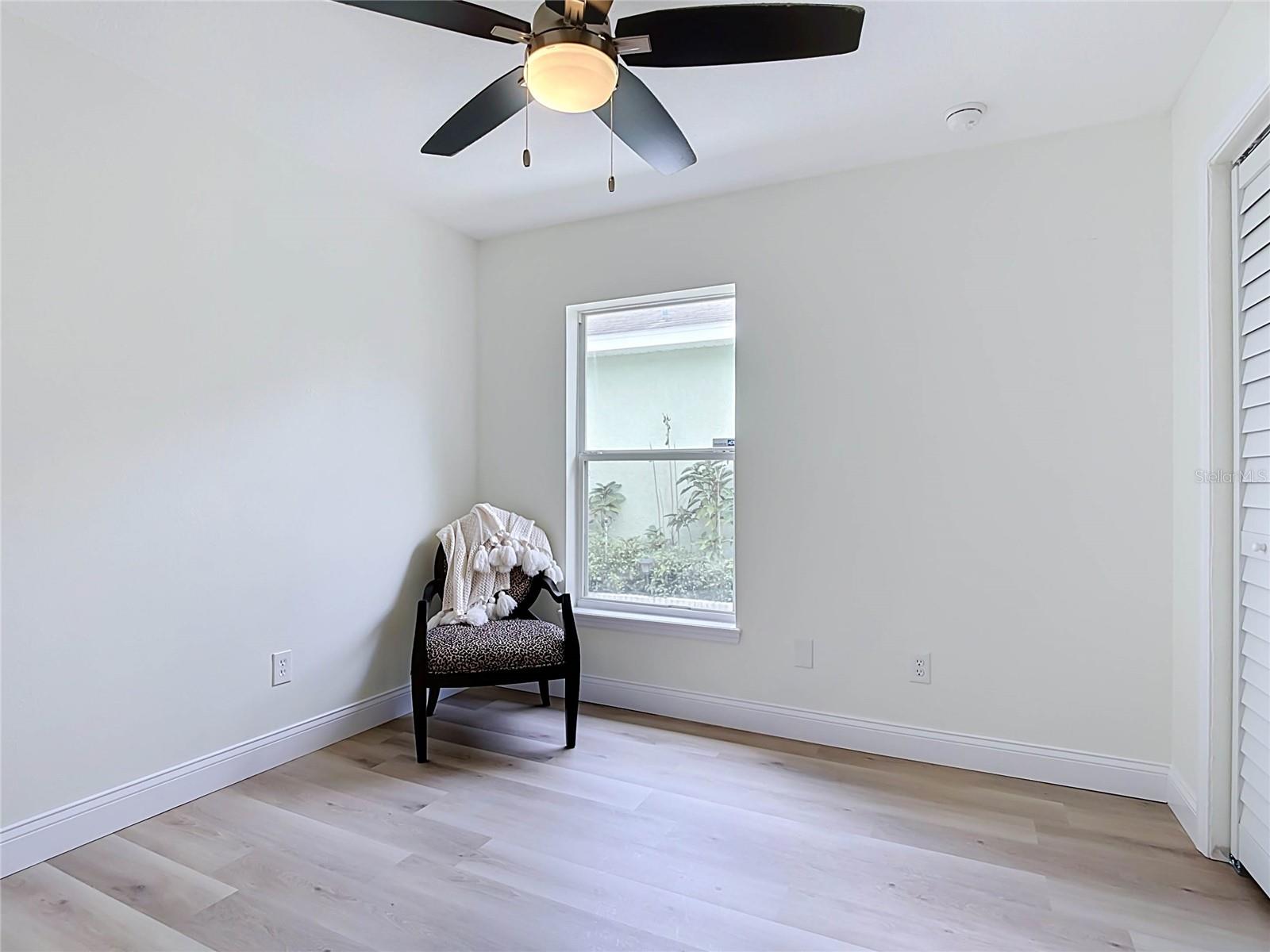1501 Royal Ridge Dr Property Photo 17