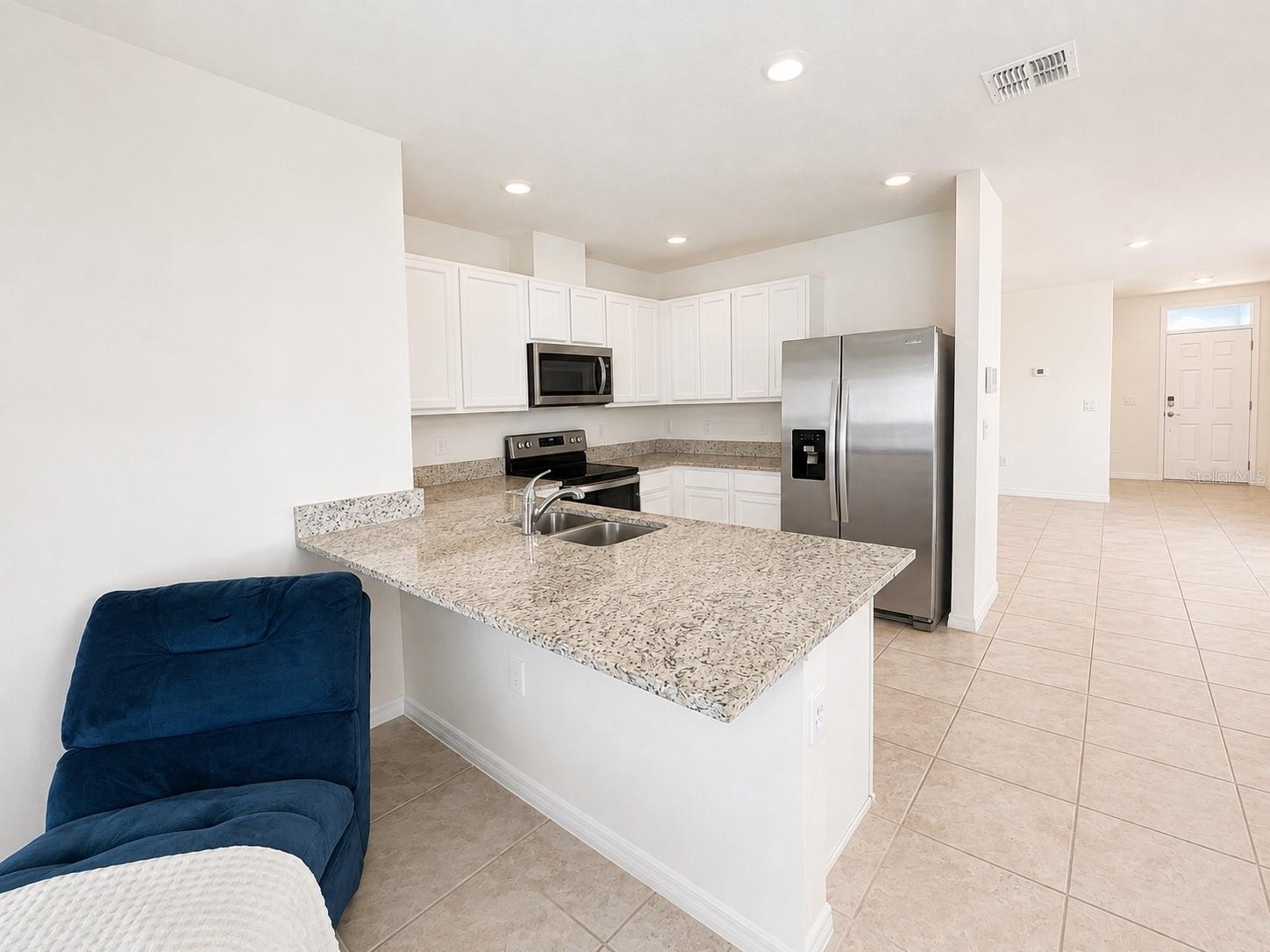 3648 Sungrove Cir Property Photo 3