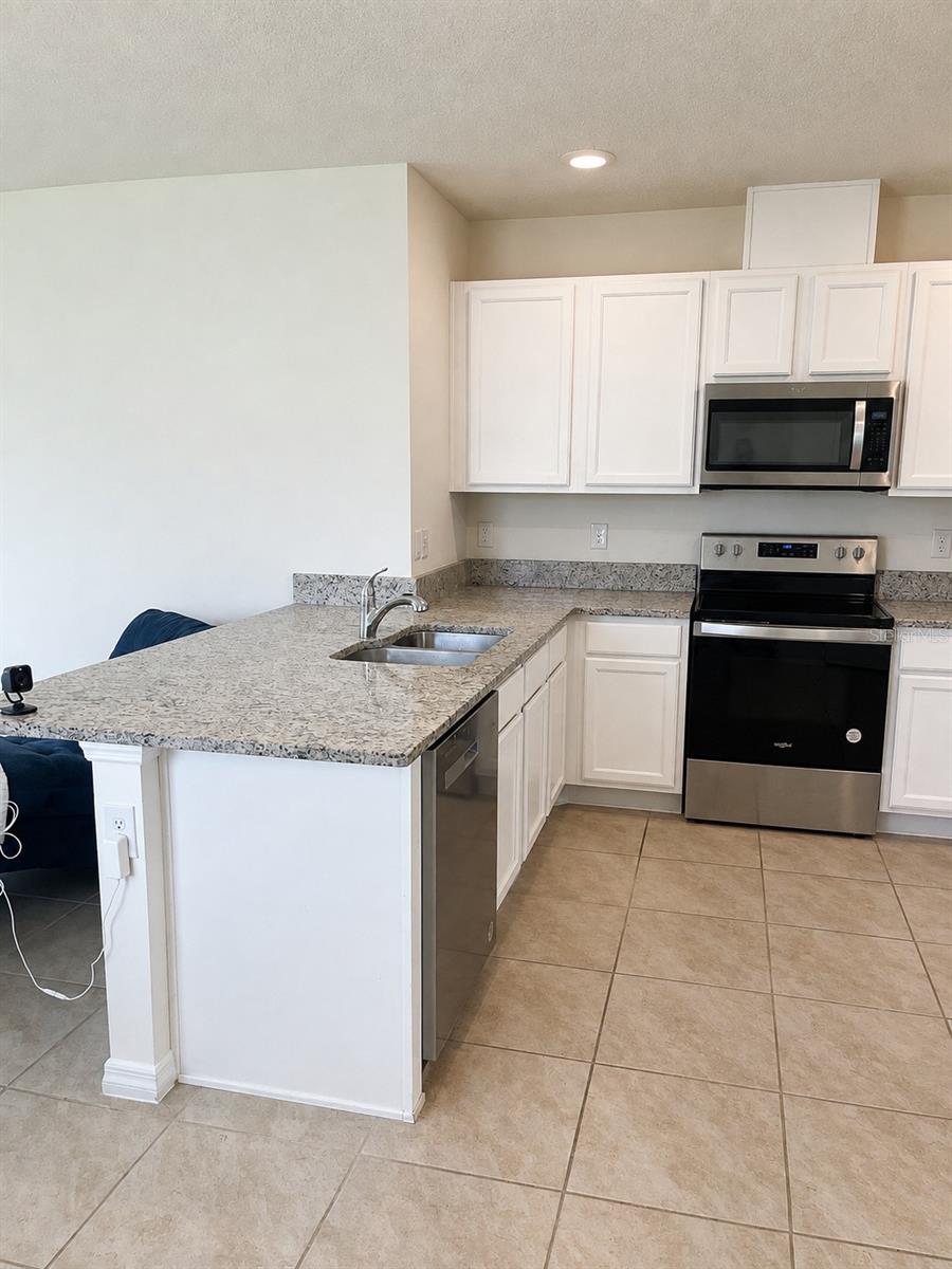 3648 Sungrove Cir Property Photo 4