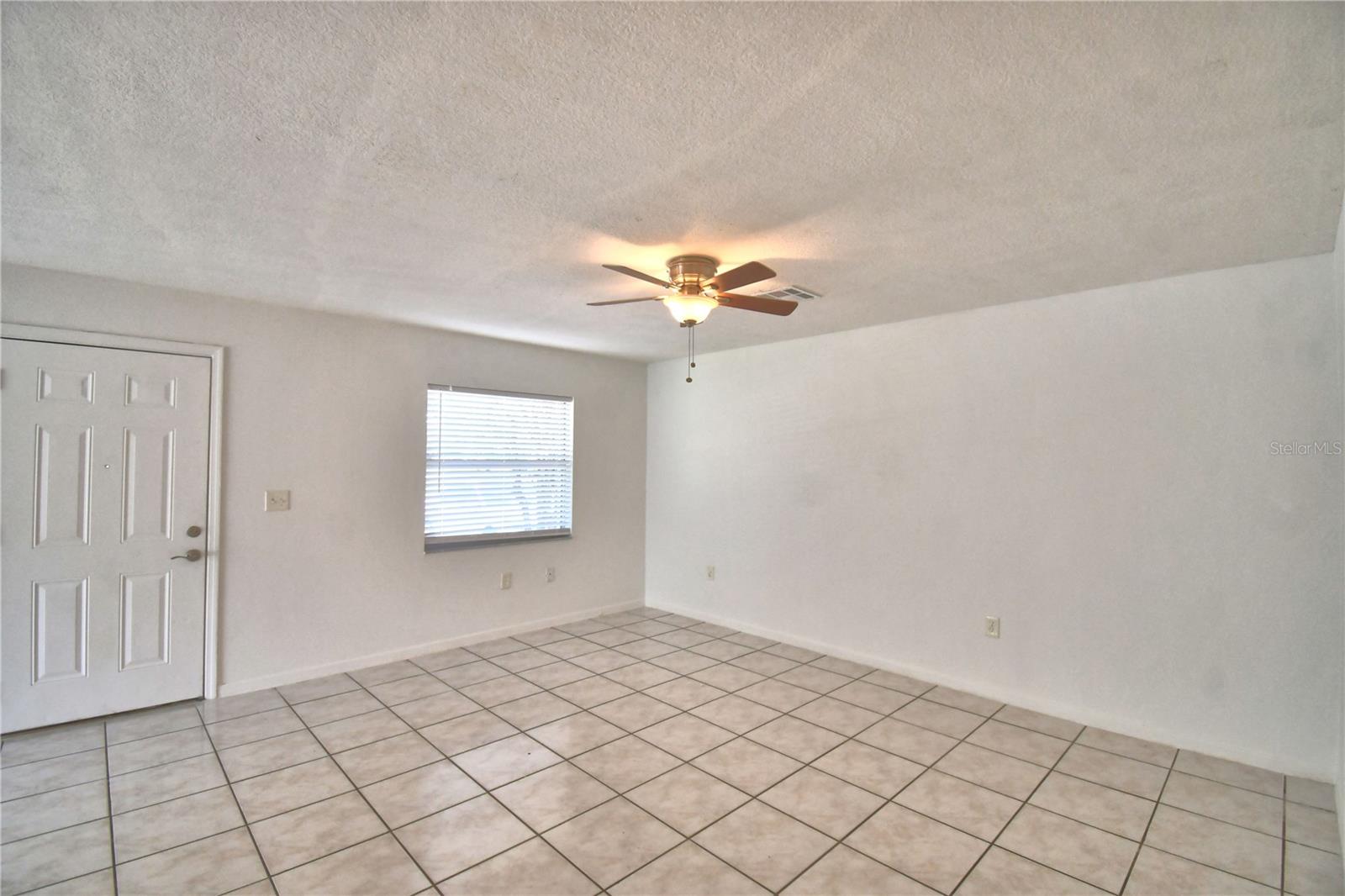 914 Grape Ave Property Photo 3